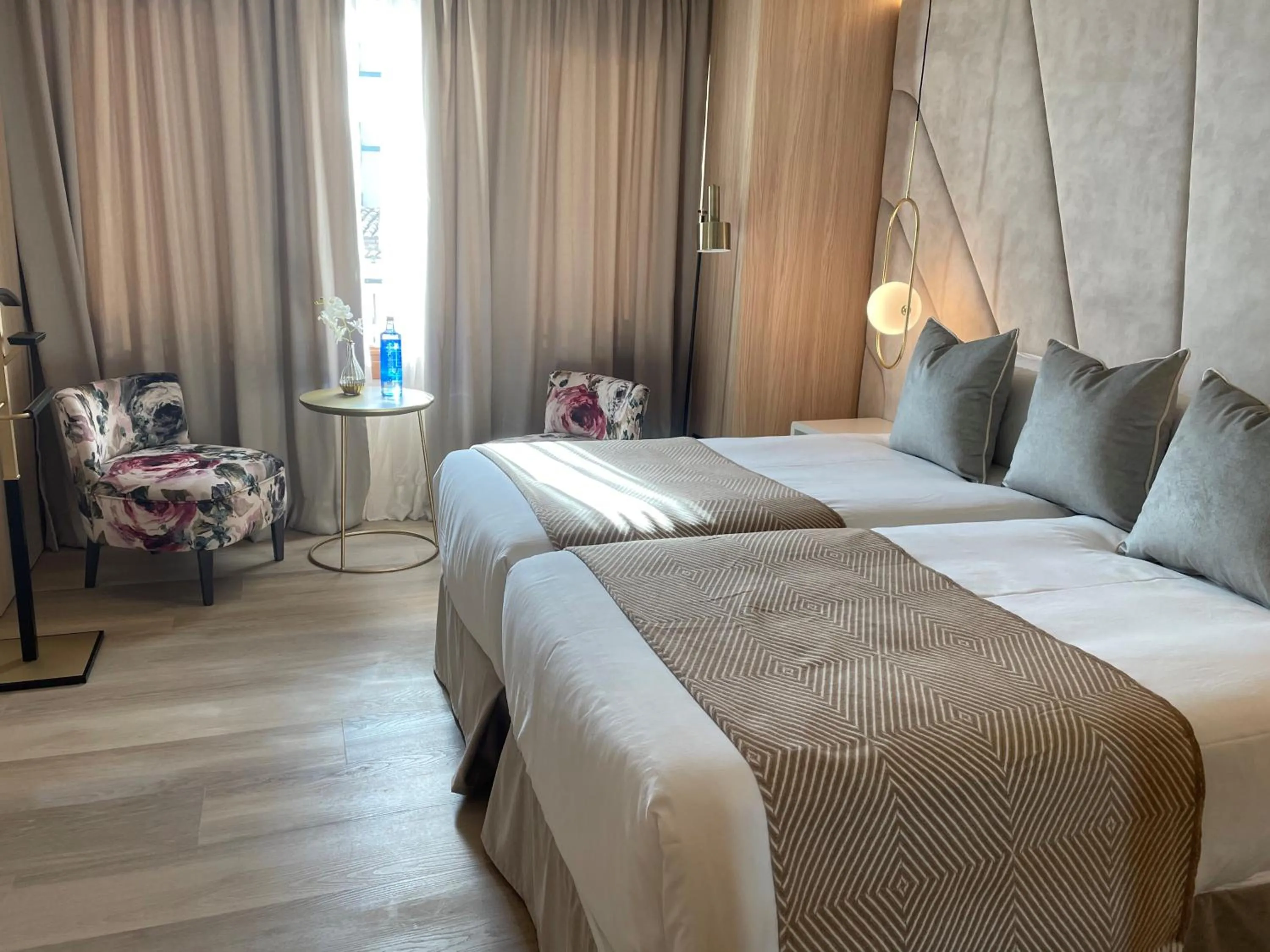 Photo of the whole room, Bed in Nivia Born Boutique Hotel