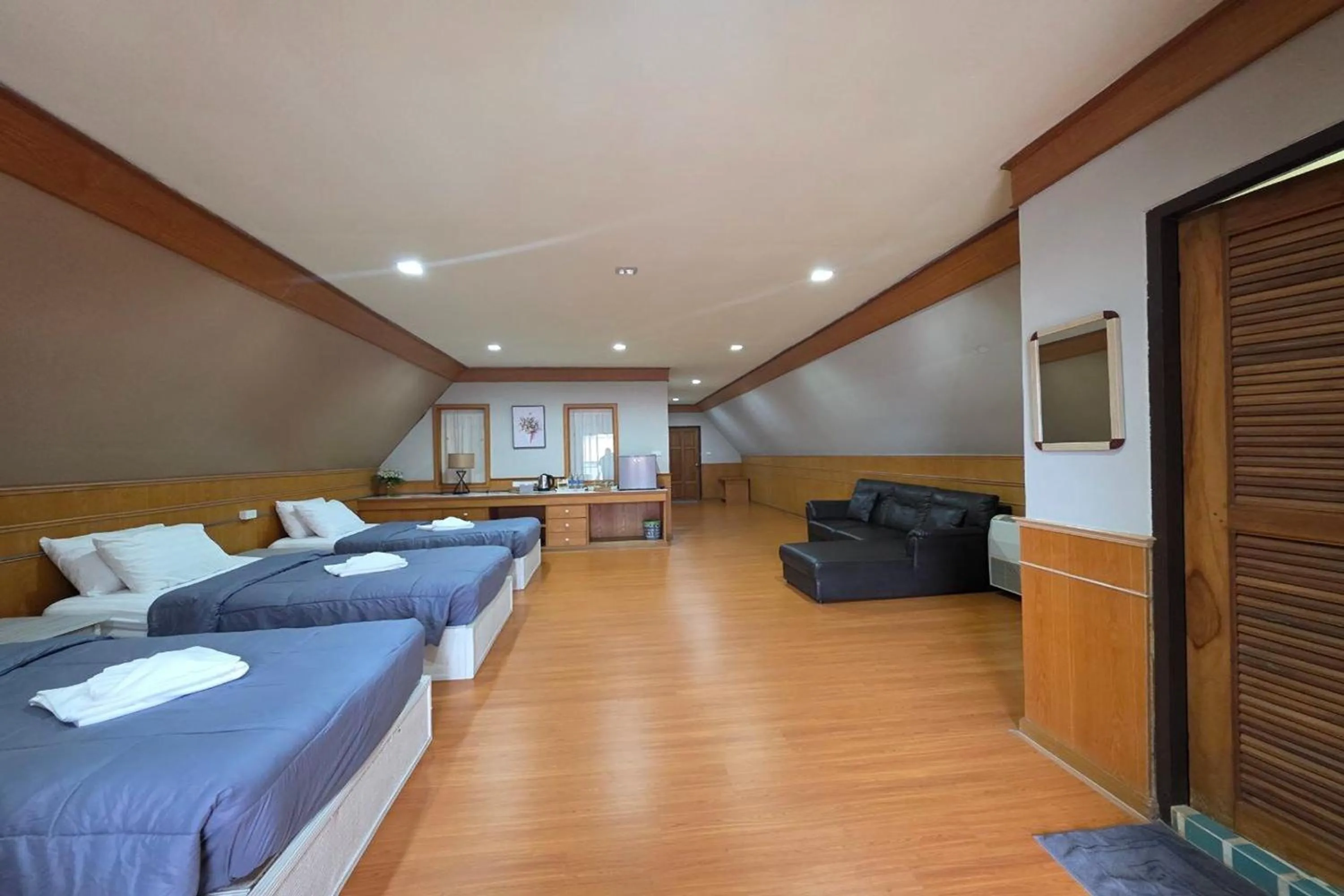 Bed in River Breeze Chiangsaen