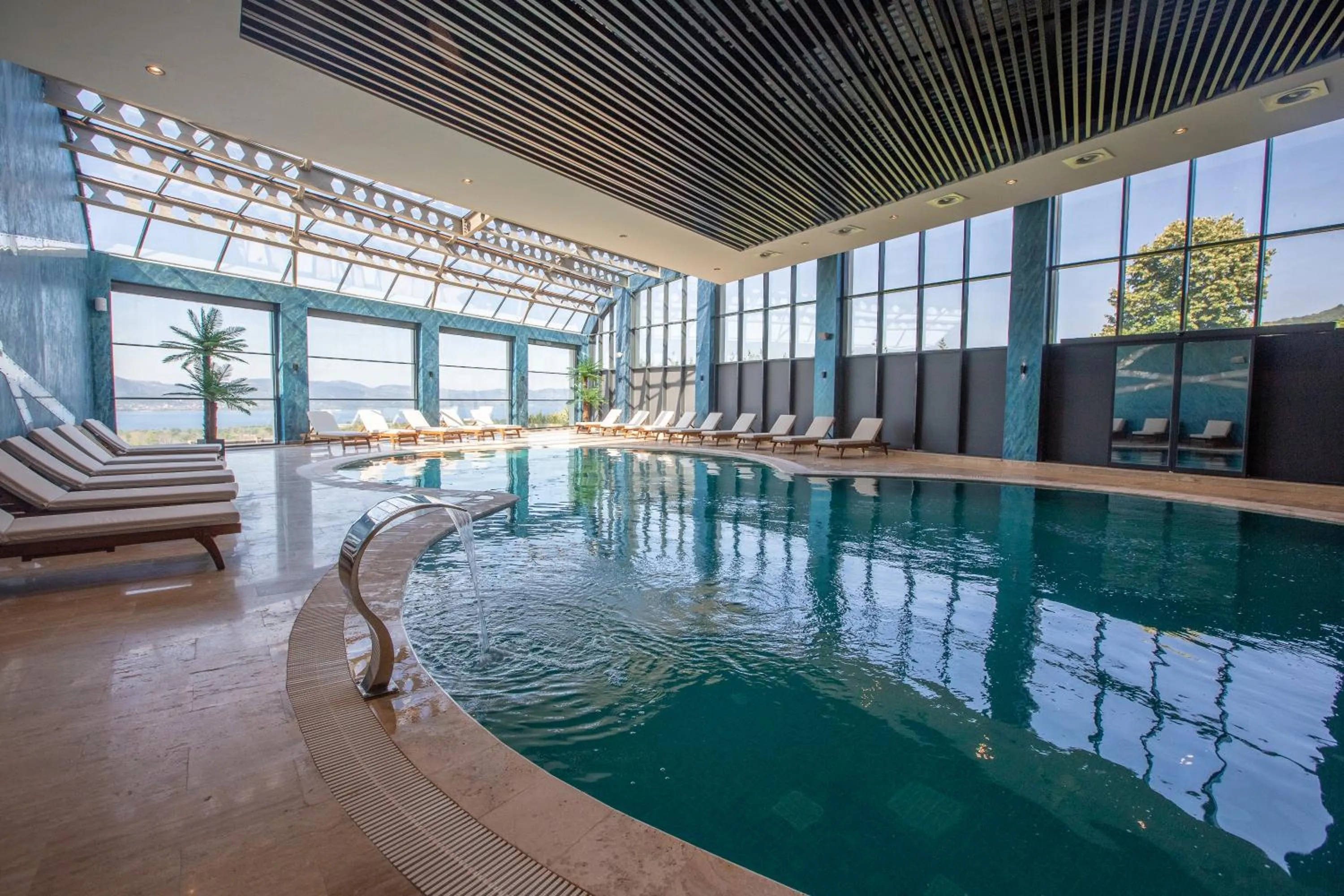 Swimming pool in Cabir Deluxe Hotel Sapanca