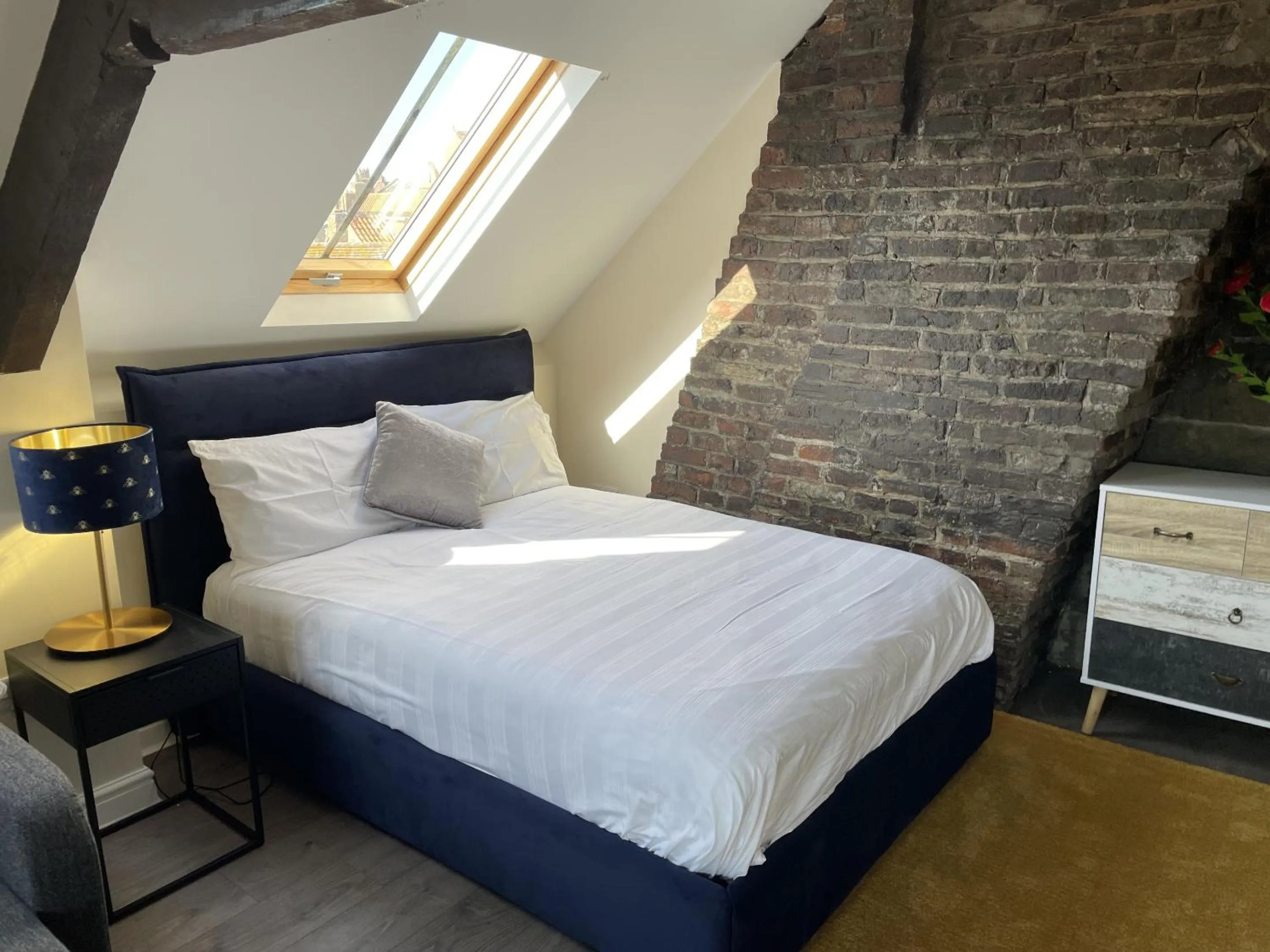 Bedroom, Bed in Whitby Bridge Luxury Apartments