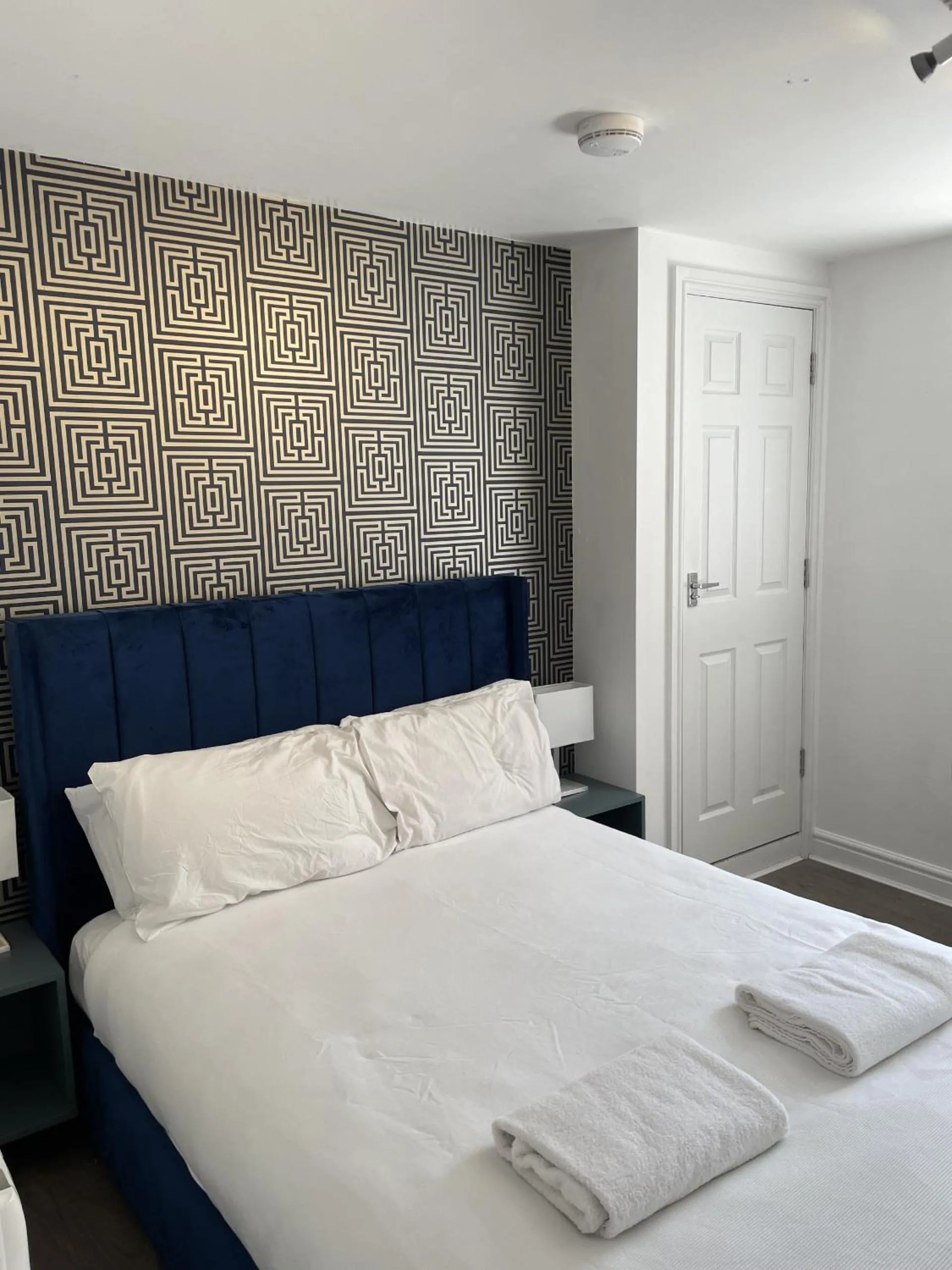 Bedroom, Bed in Whitby Bridge Luxury Apartments