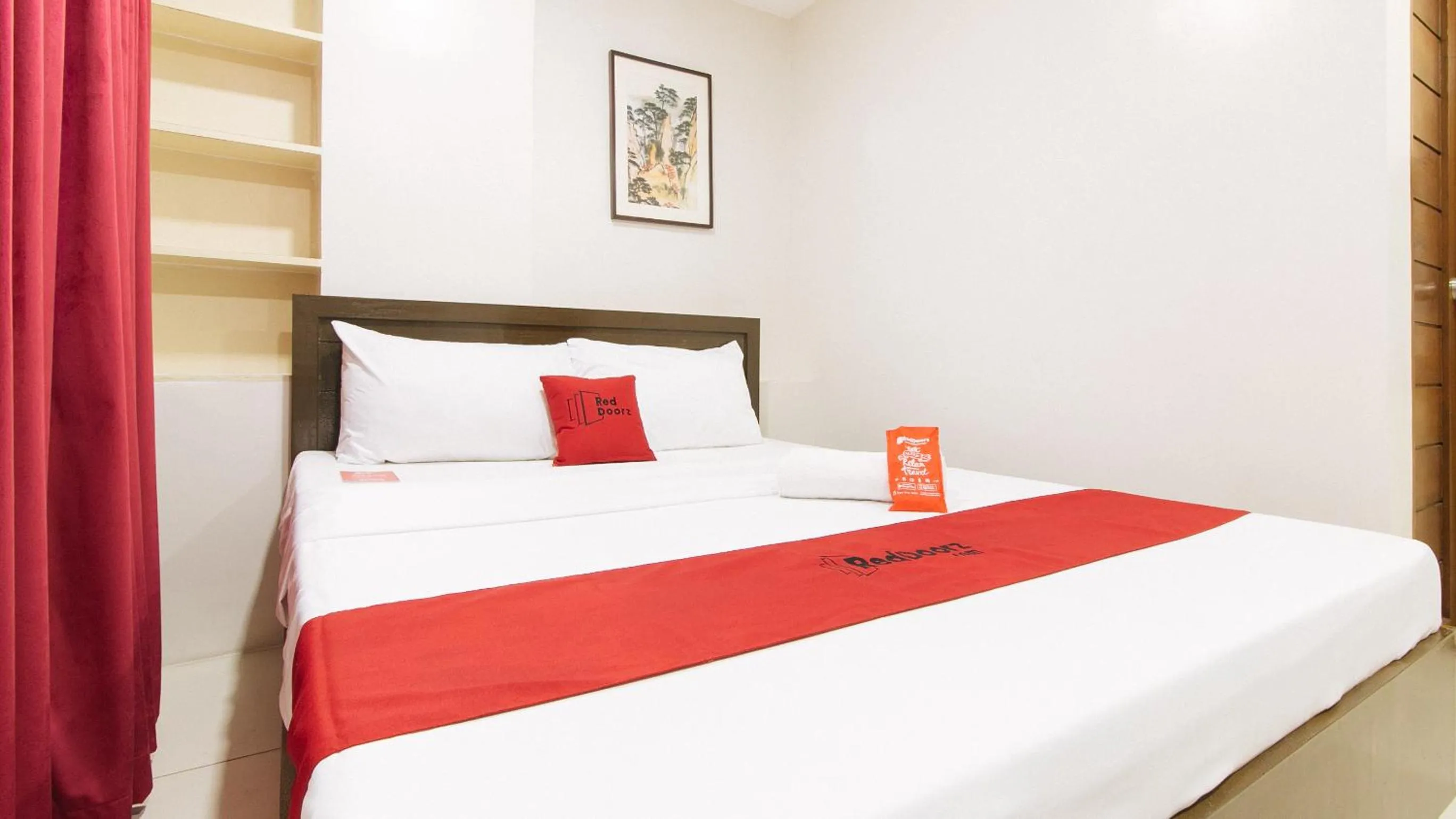 Bed in RedDoorz near Fernwoods Garden Quezon City