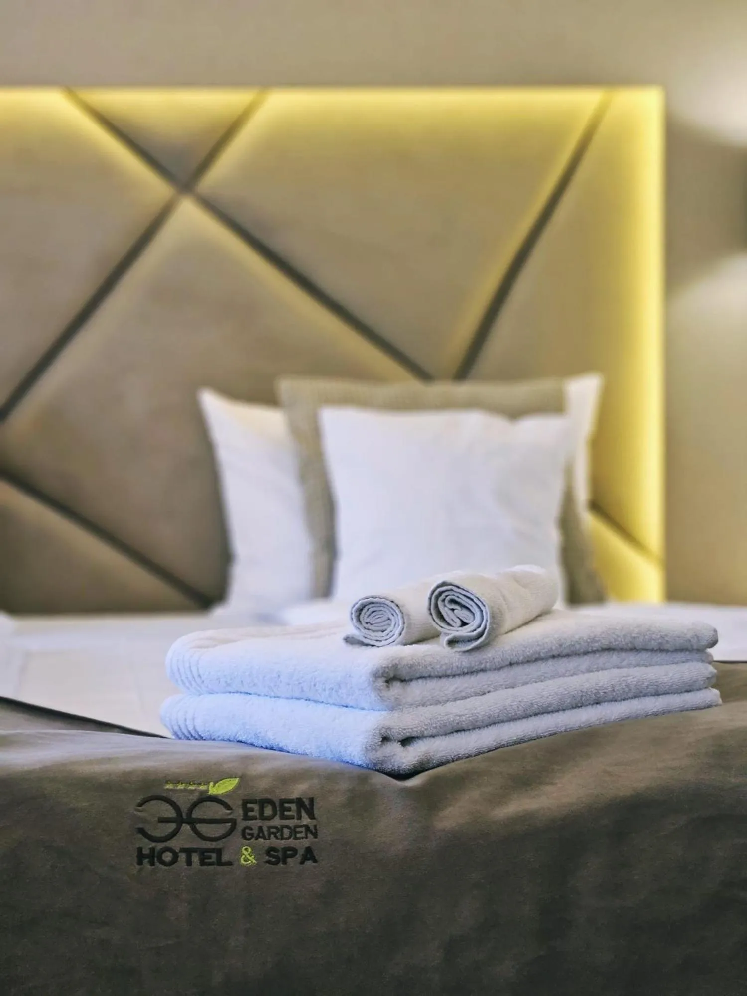 Bed in Hotel Eden Garden Spa