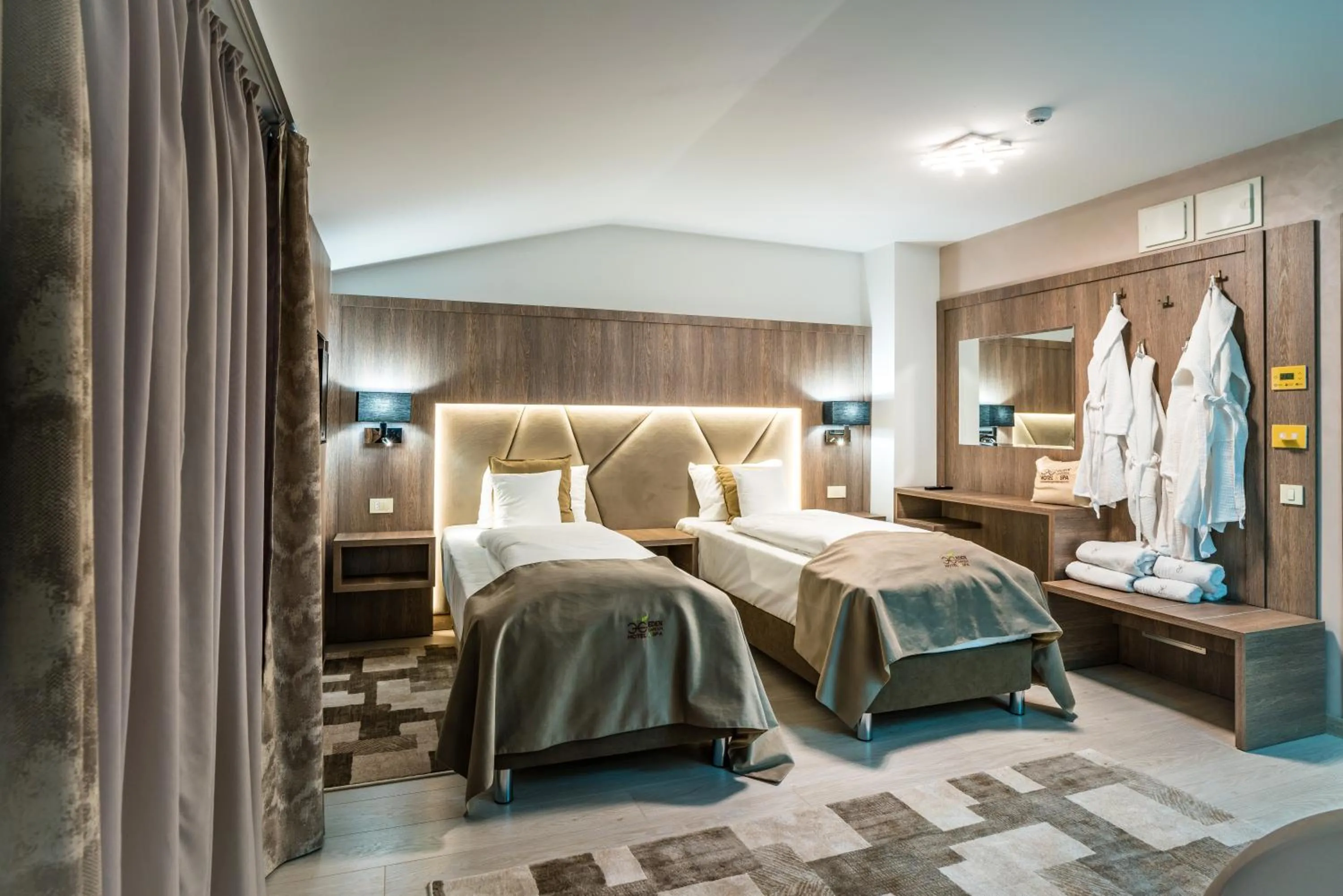 Bed in Hotel Eden Garden Spa