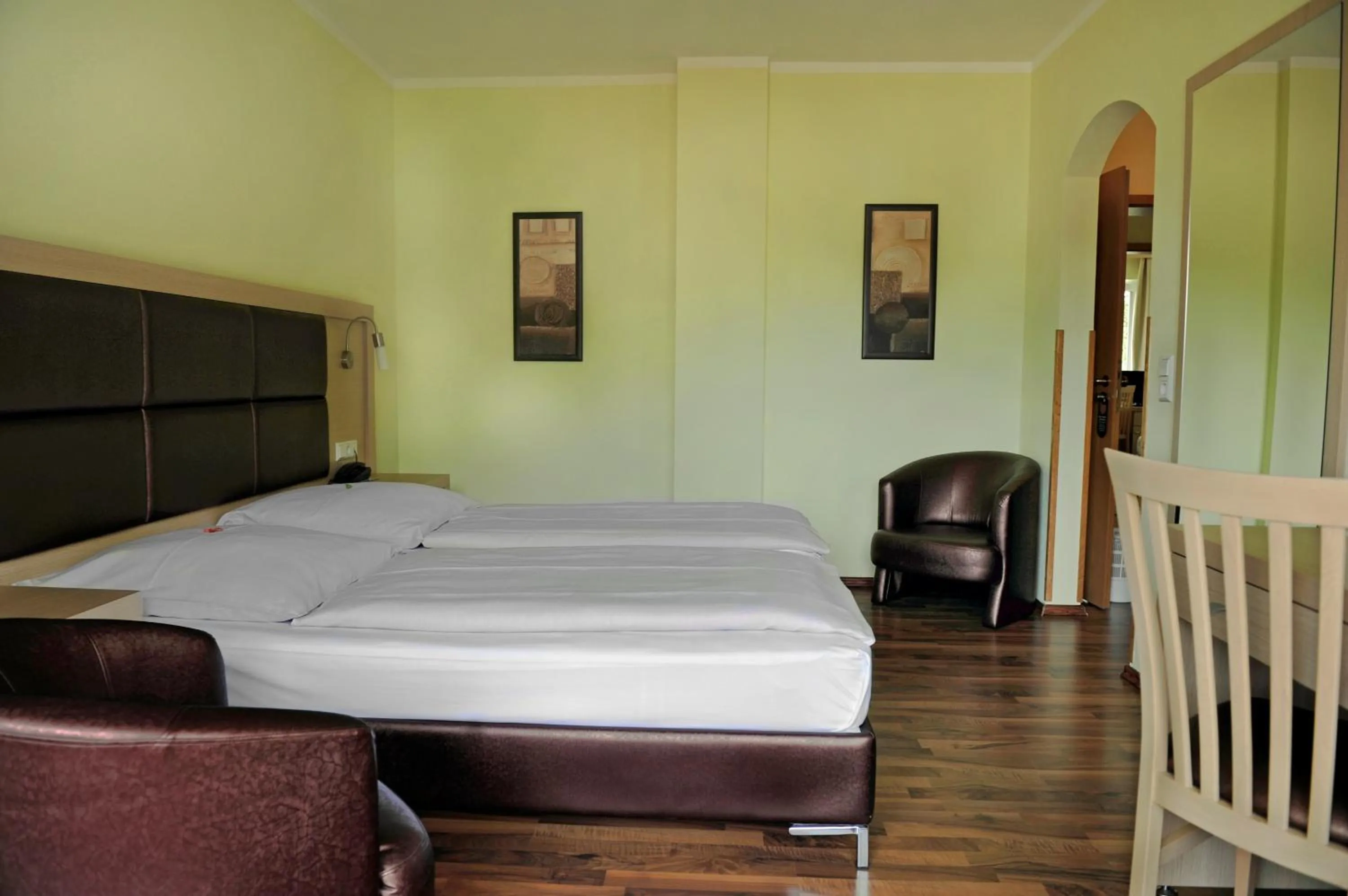 Photo of the whole room, Bed in Hotel Tannenhof