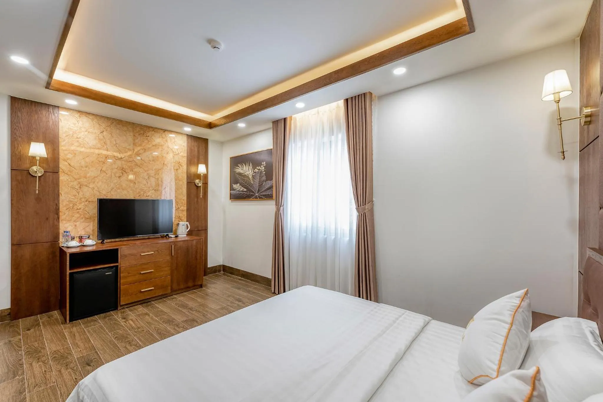 TV and multimedia, Bed in Hotel Trí Lê