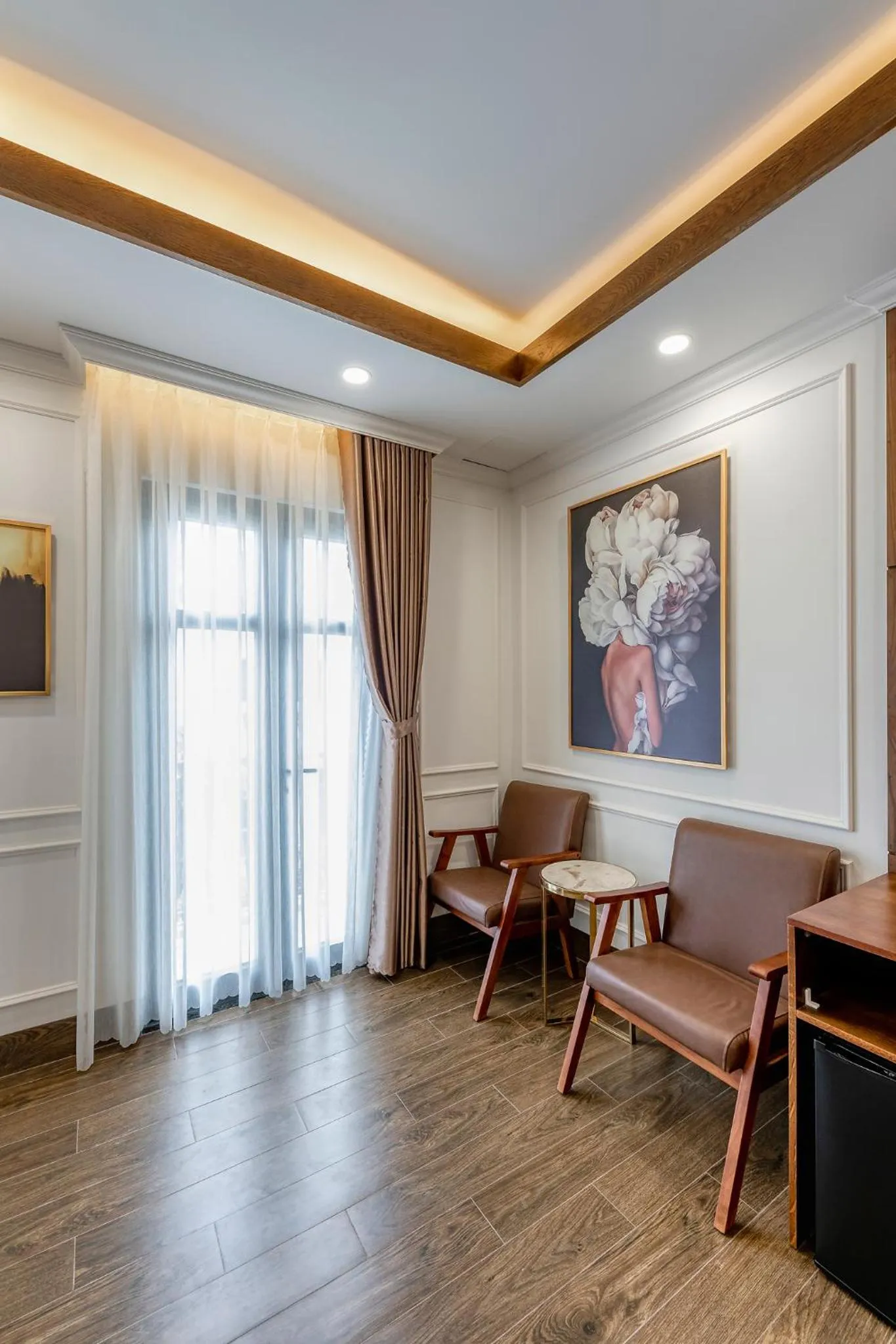 Seating area in Hotel Trí Lê