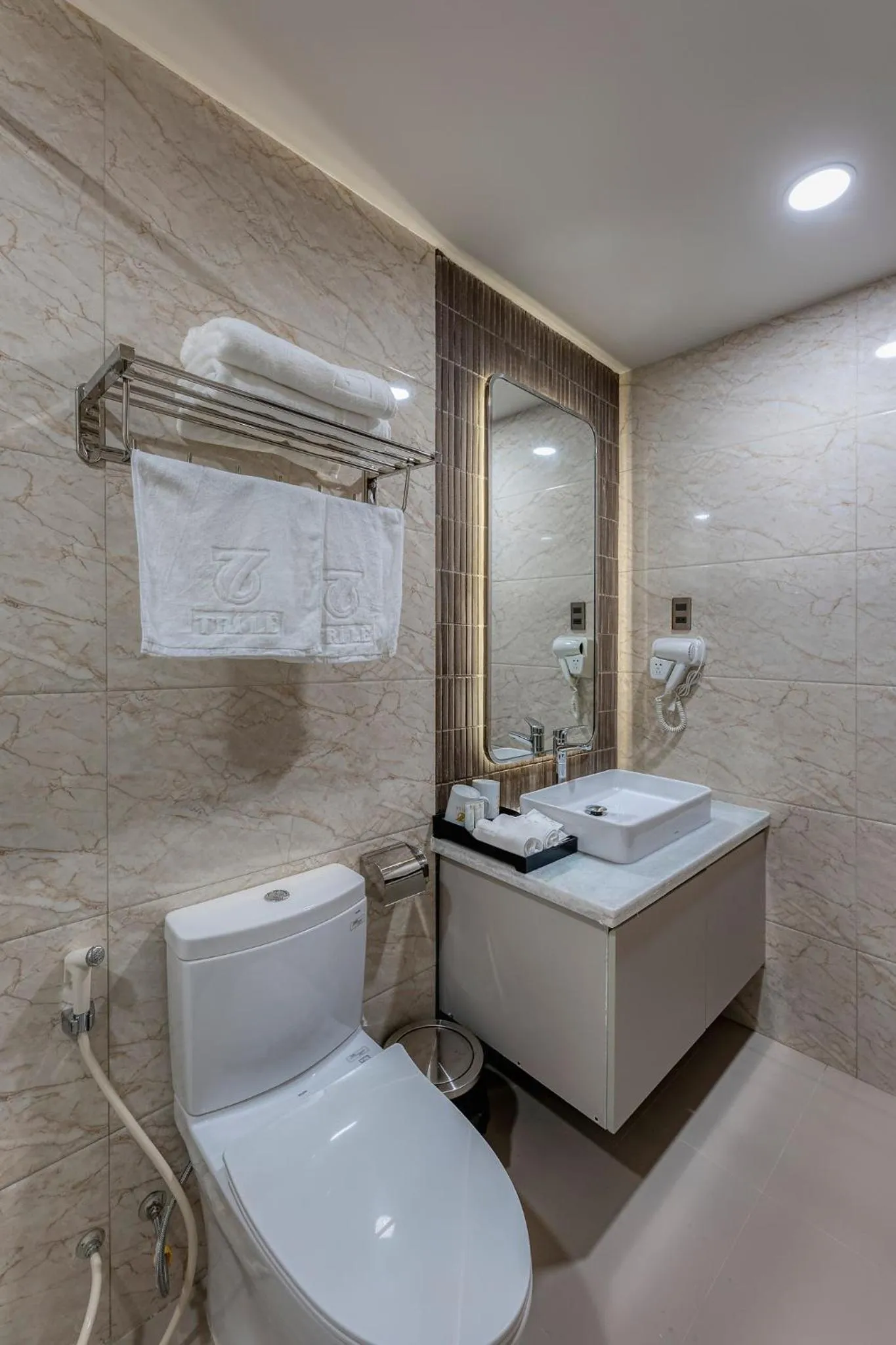 Bathroom in Hotel Trí Lê