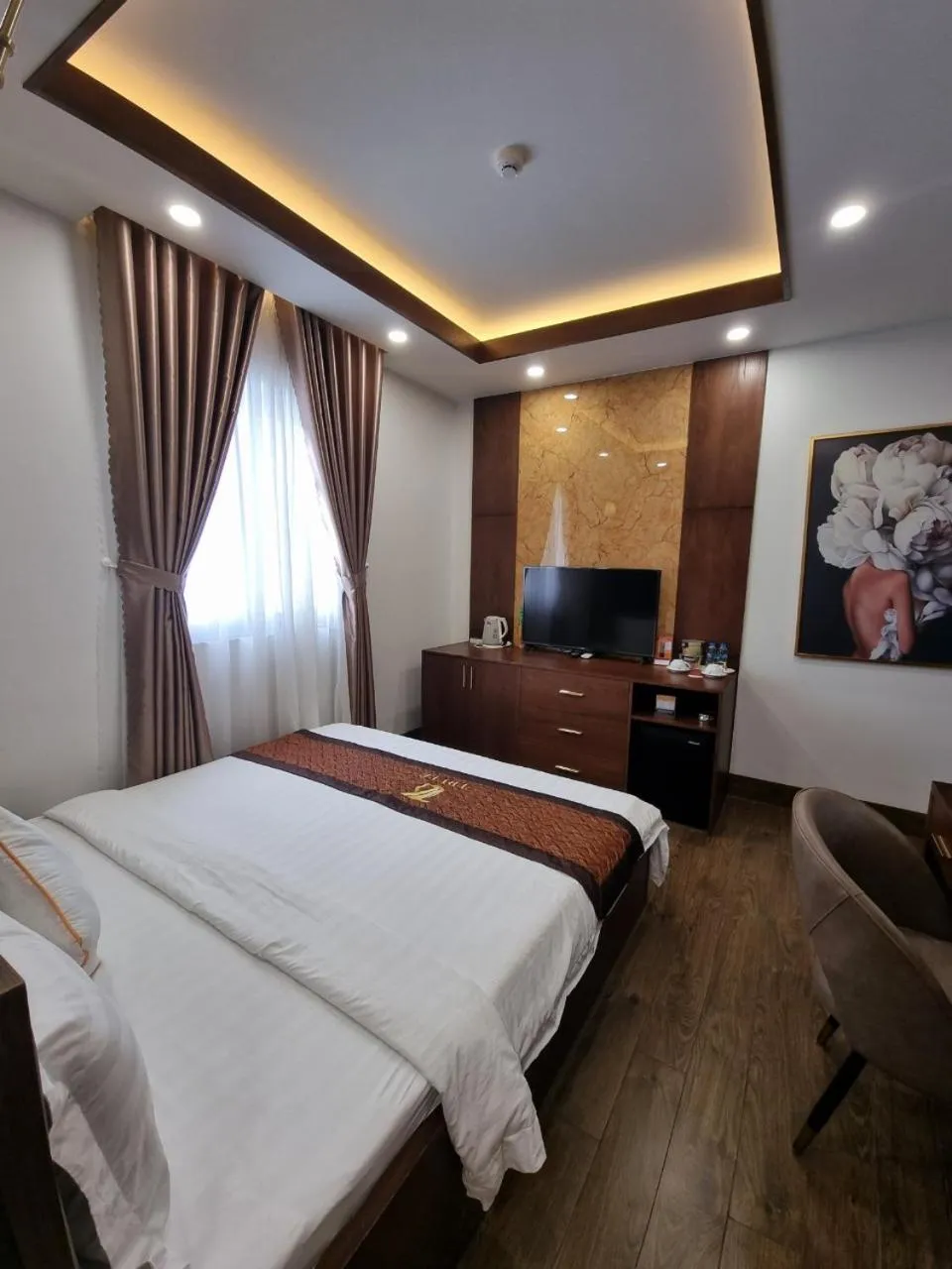 Bedroom, Bed in Hotel Trí Lê