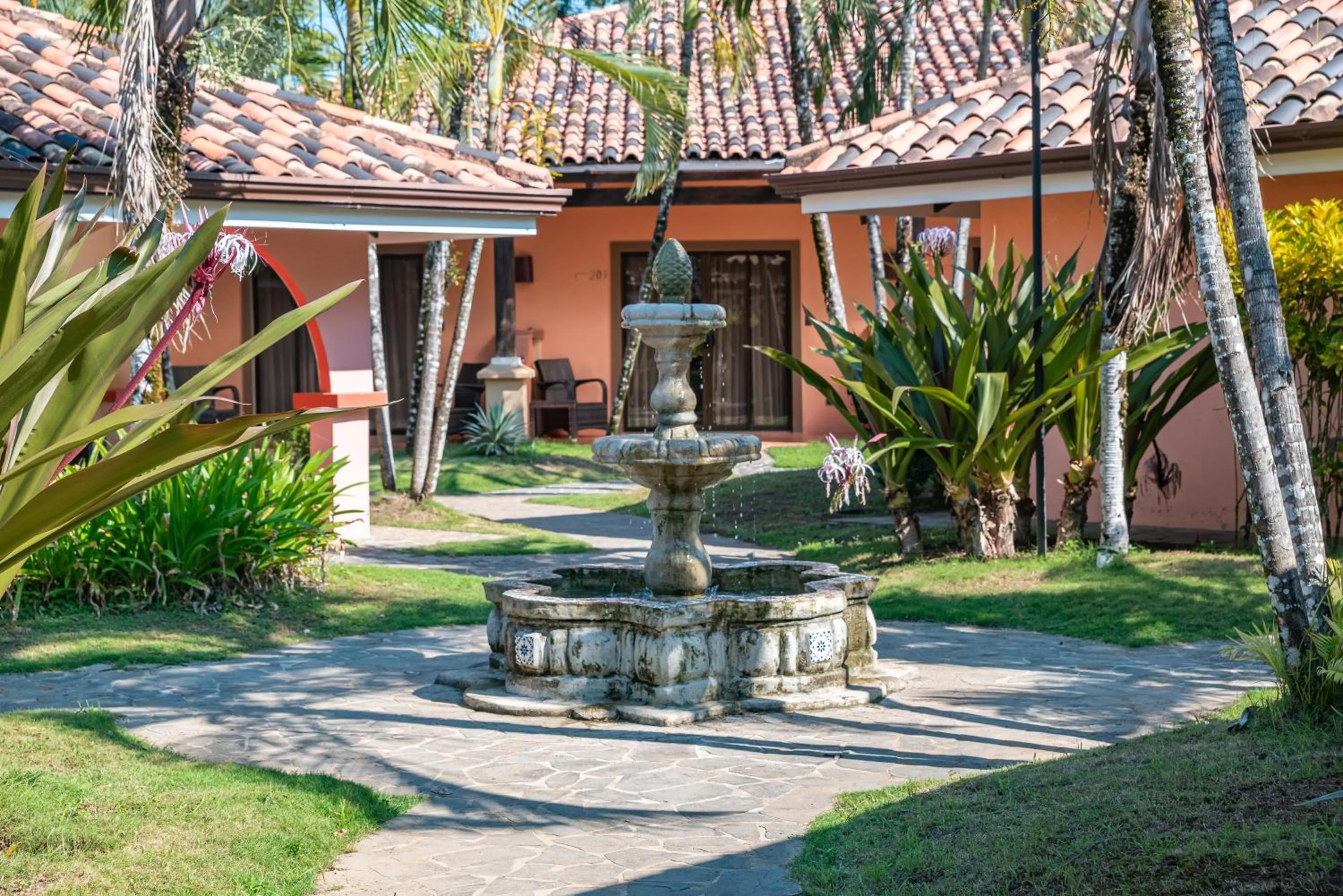 Garden in Sunset del Mar Beach Resort