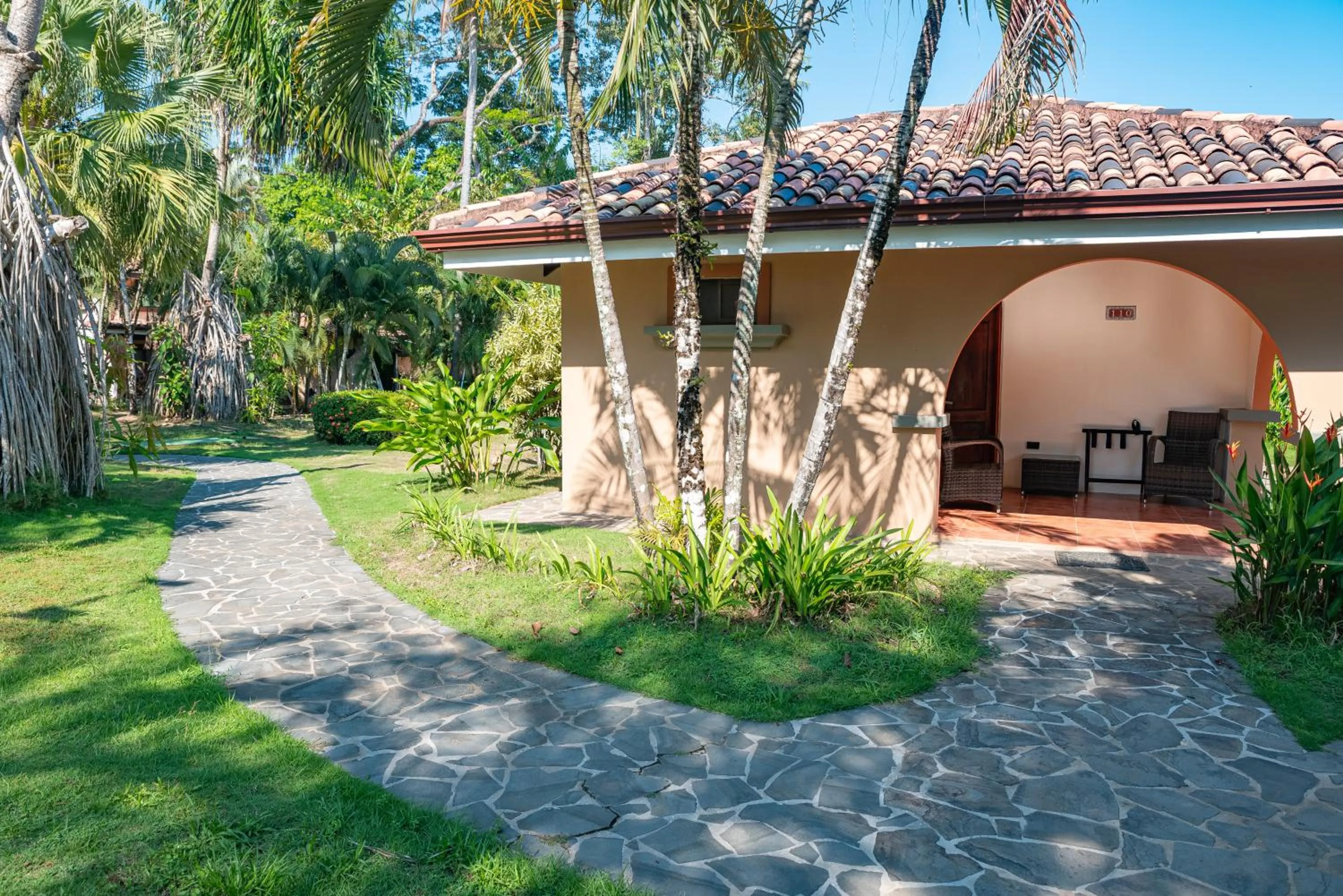Garden in Sunset del Mar Beach Resort