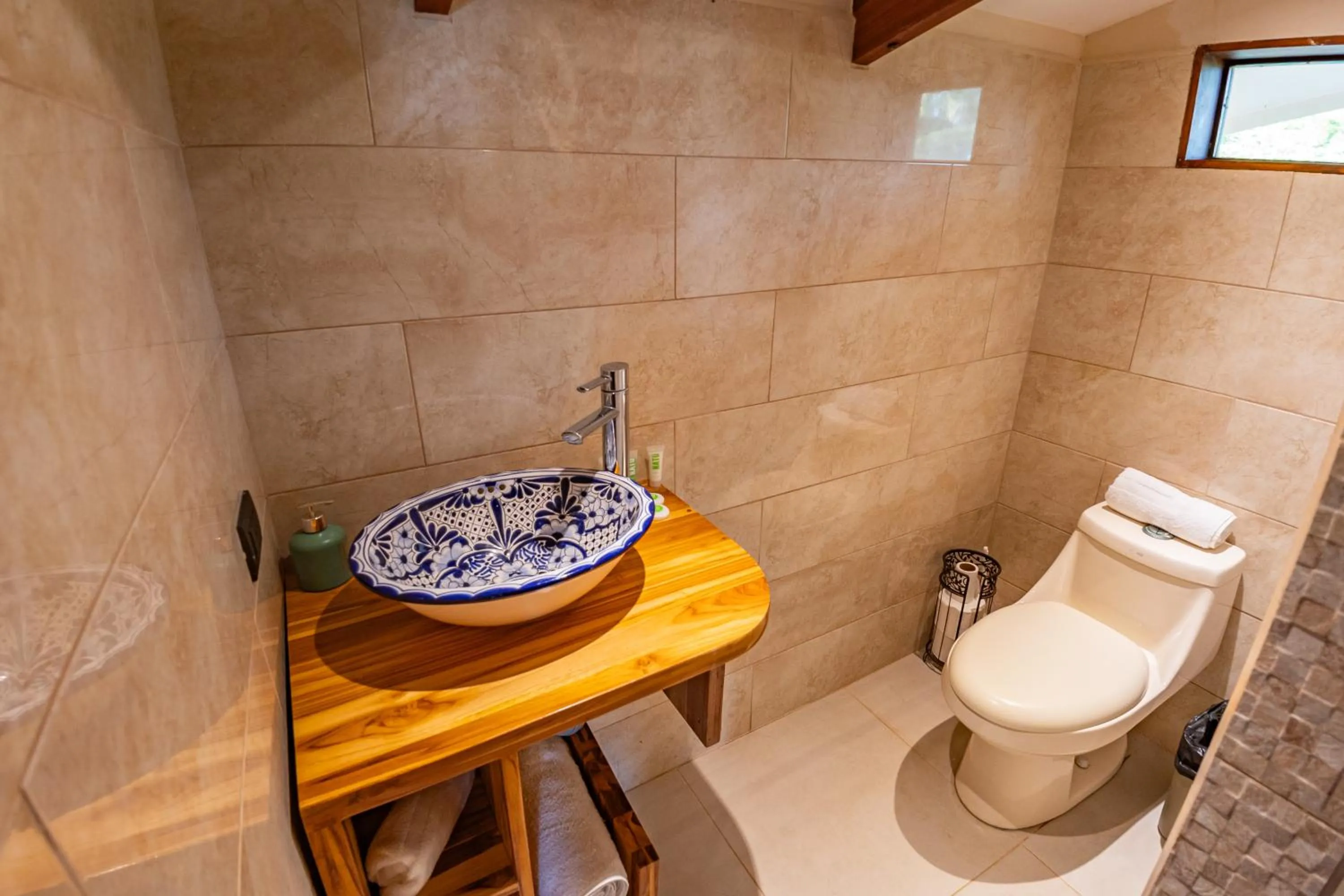 Bathroom in Sunset del Mar Beach Resort