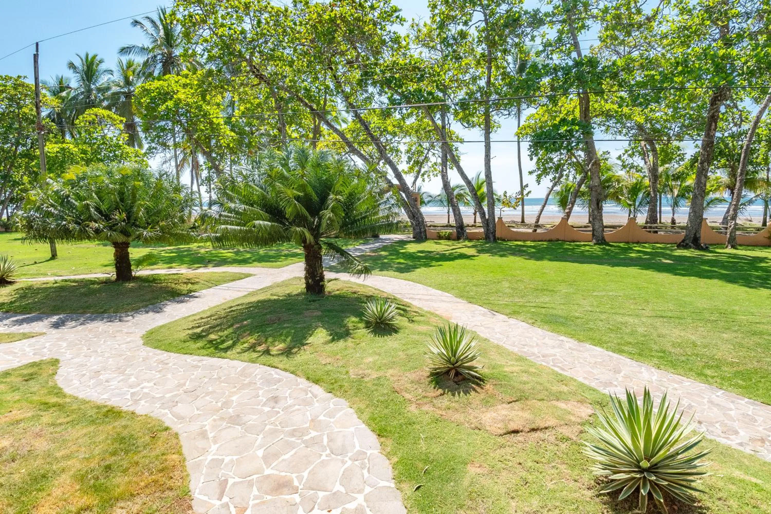 Garden view in Sunset del Mar Beach Resort