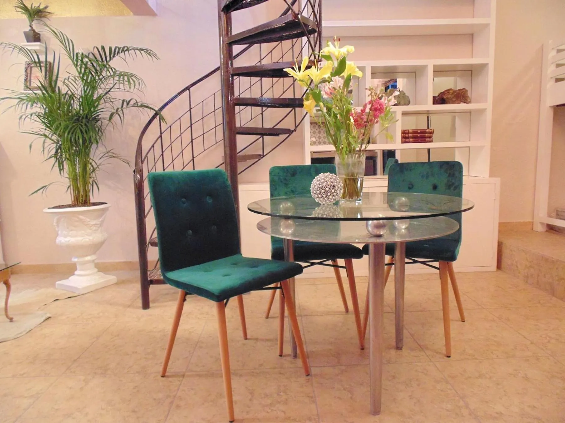 Dining area in Suites Viveros de Coyoacán, estilo y comfort