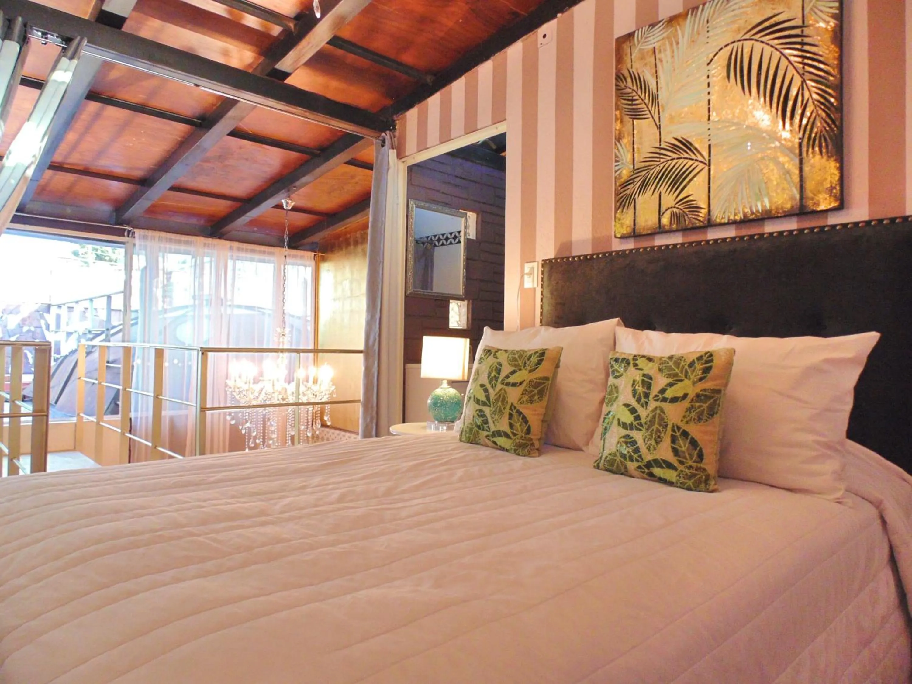 Bedroom, Bed in Suites Viveros de Coyoacán, estilo y comfort