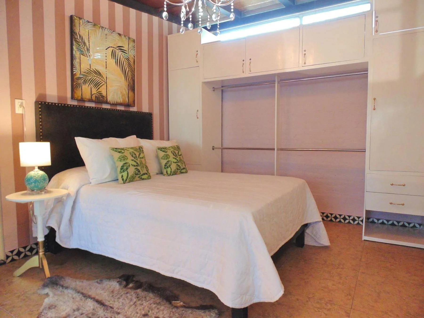 Bed in Suites Viveros de Coyoacán, estilo y comfort