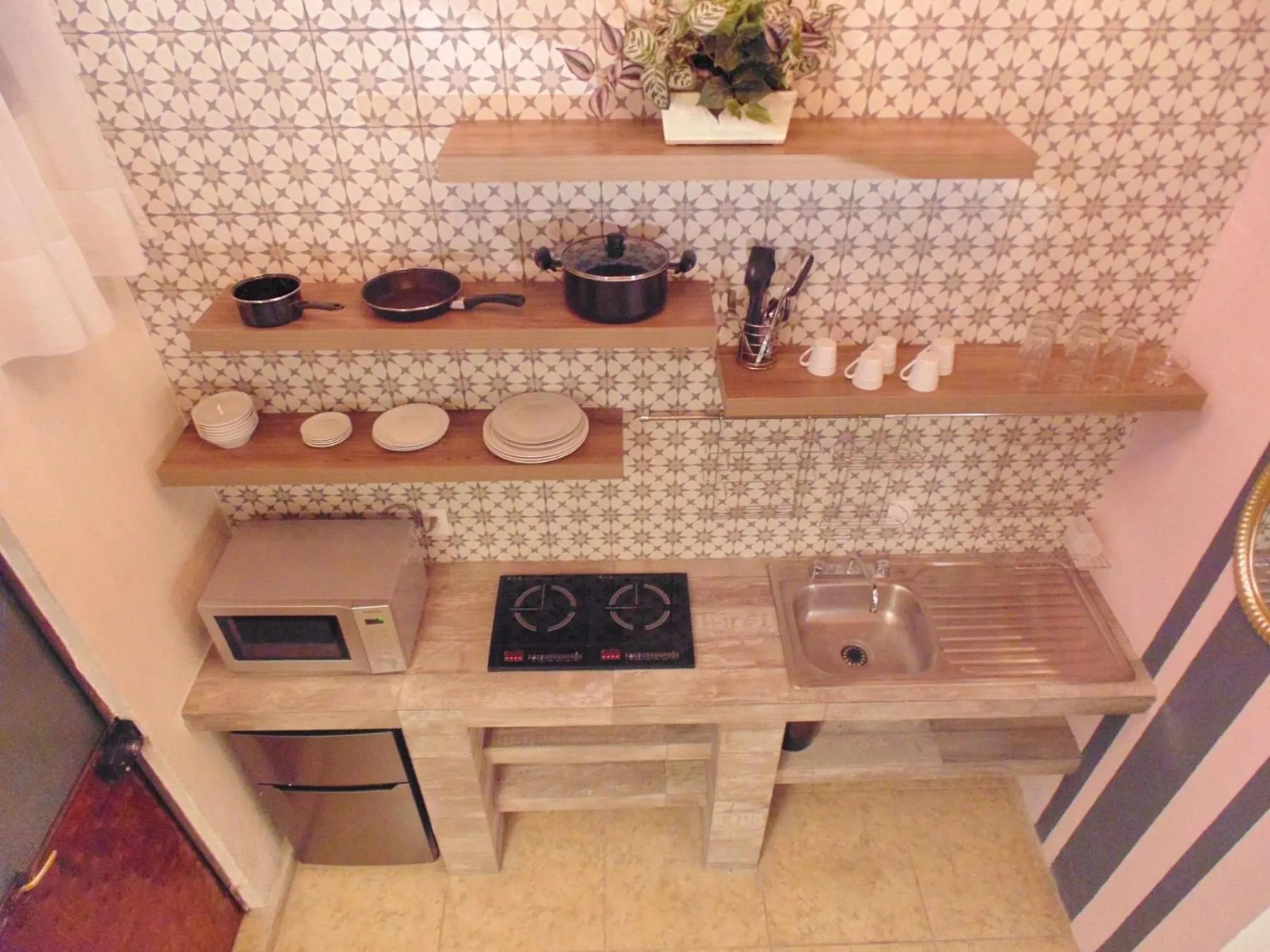 Kitchen or kitchenette in Suites Viveros de Coyoacán, estilo y comfort