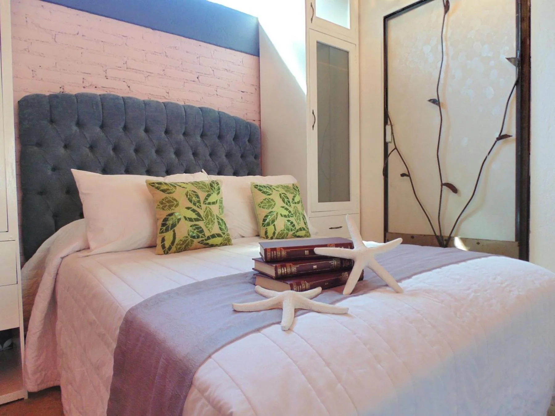 Food and drinks, Bed in Suites Viveros de Coyoacán, estilo y comfort