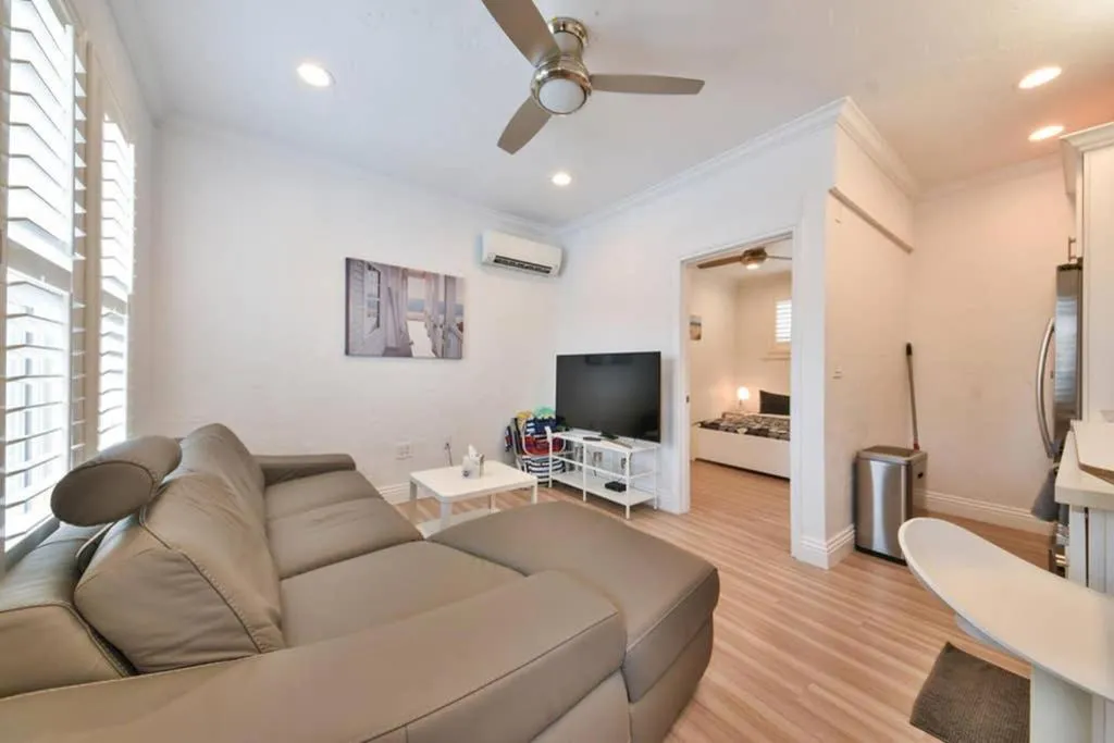 1000#3 Renovated Home by Beach & Sand - AC & More!