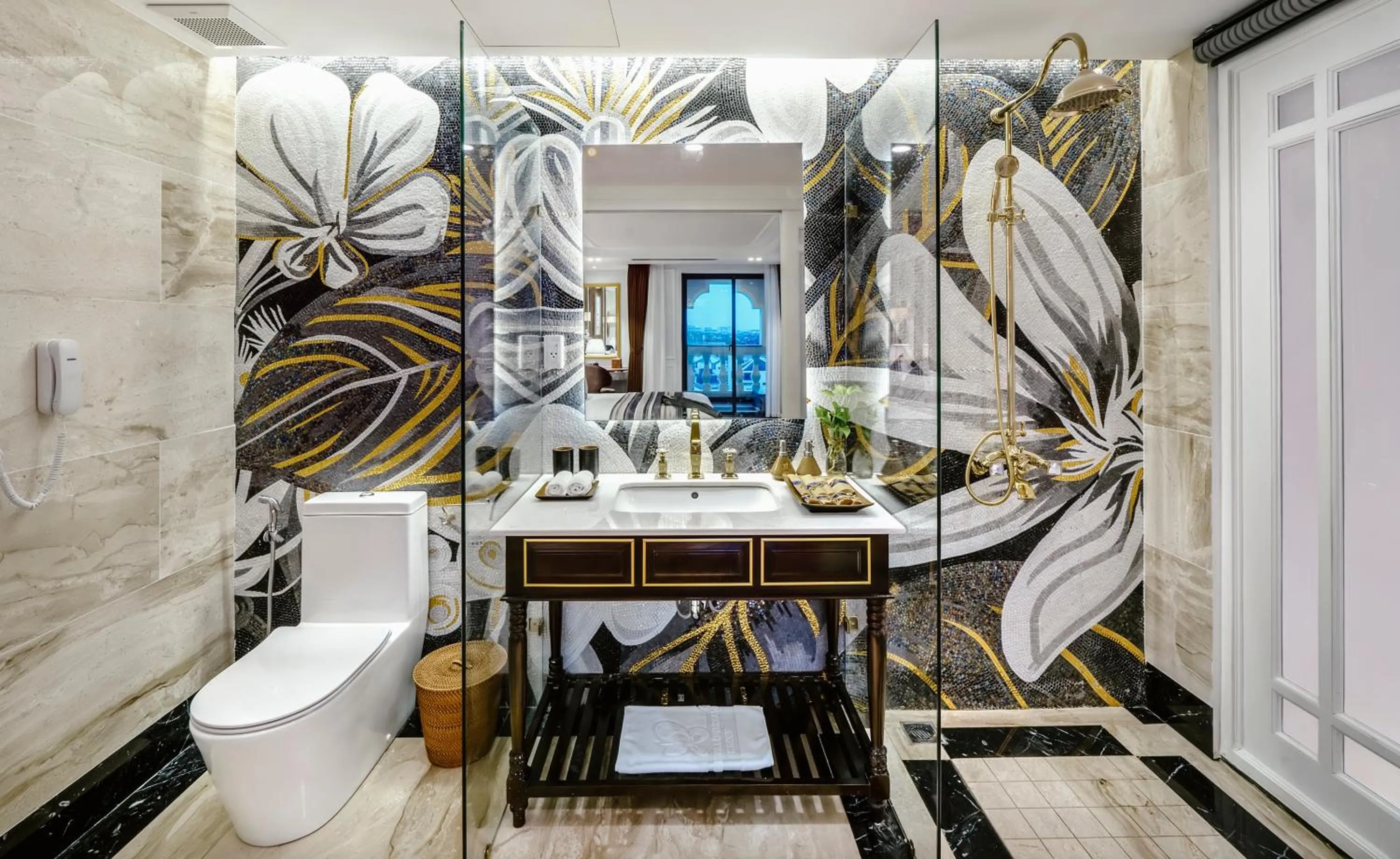 Shower in Le Pavillon Hoi An Gallery Hotel & Spa