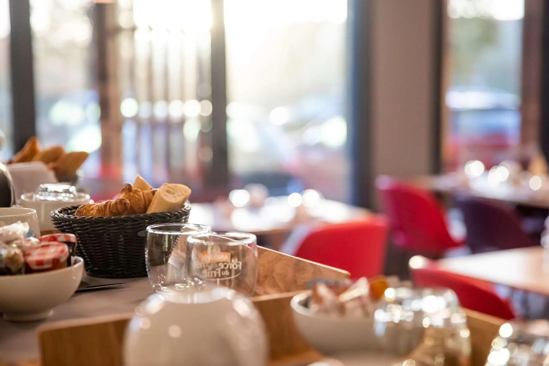 Breakfast in Brit Hotel Eden SPA Honfleur