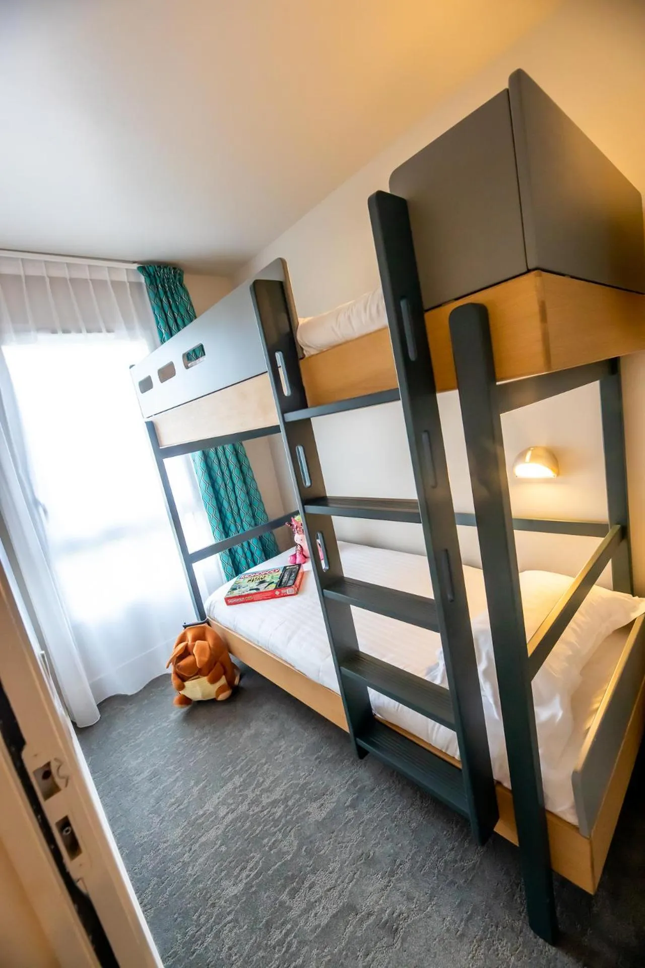 bunk bed, Bed in Brit Hotel Eden SPA Honfleur