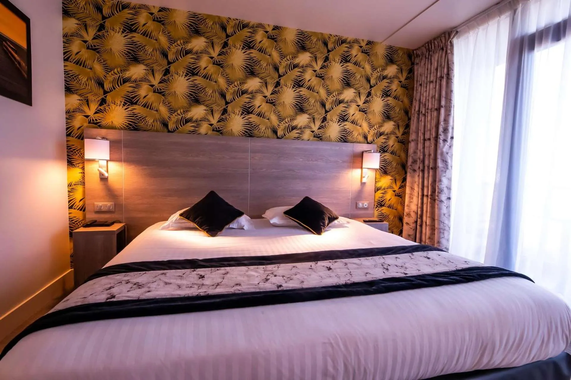 Bedroom, Bed in Brit Hotel Eden SPA Honfleur