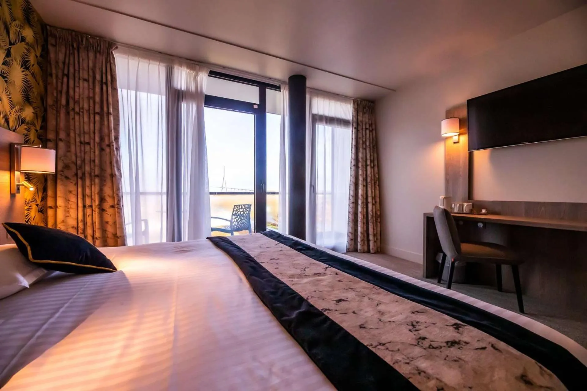 Bedroom, Bed in Brit Hotel Eden SPA Honfleur