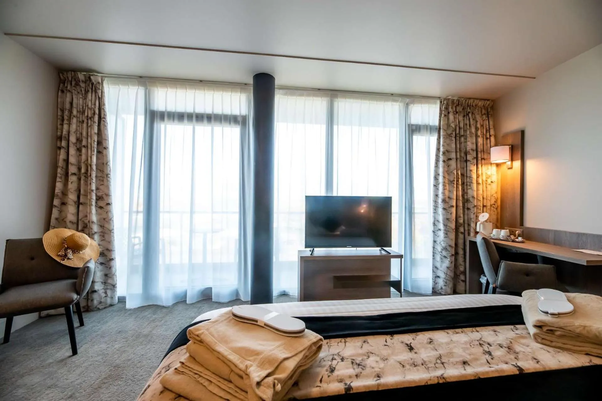 Bedroom, Bed in Brit Hotel Eden SPA Honfleur