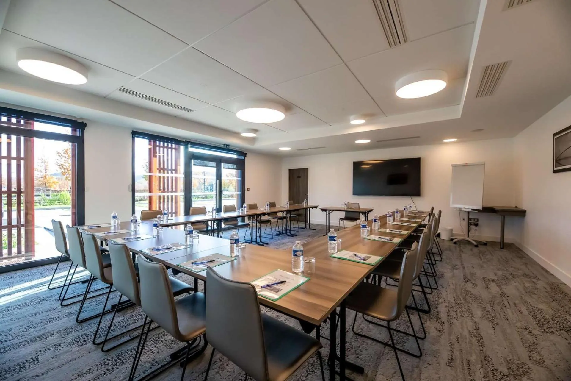 Meeting/conference room in Brit Hotel Eden SPA Honfleur