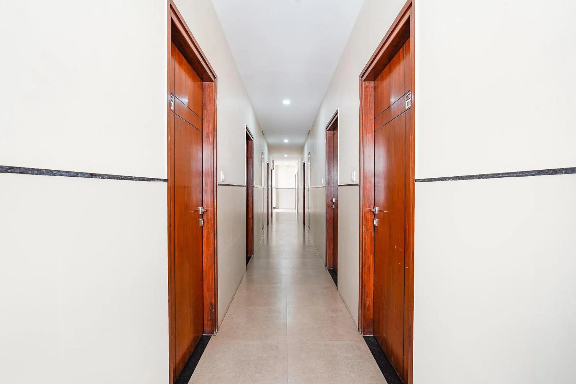 Lobby or reception in FabHotel Rove Inn & Suites - Nr Thammenahalli Village