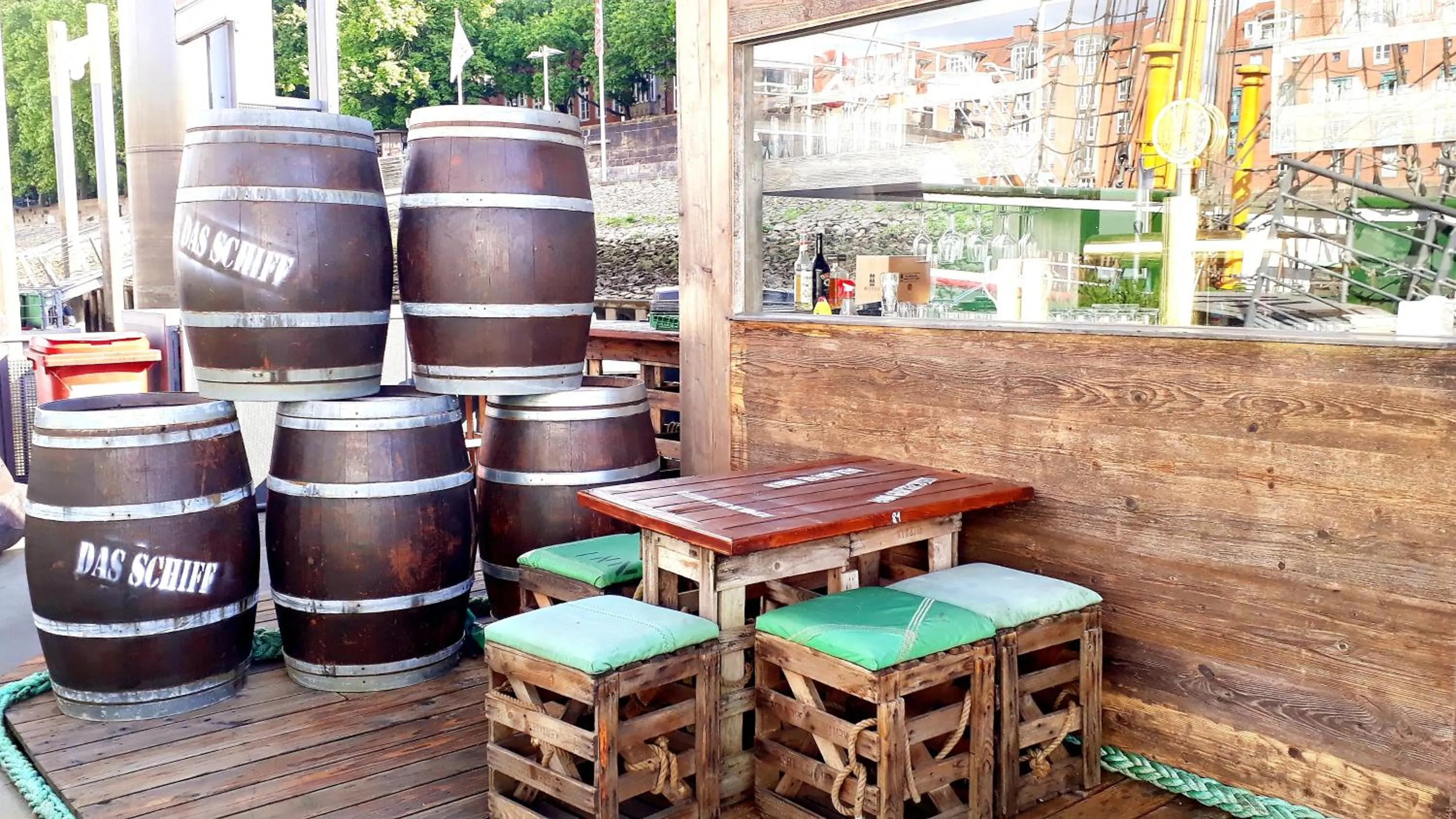 Restaurant/places to eat in Alexander von Humboldt - Das Schiff