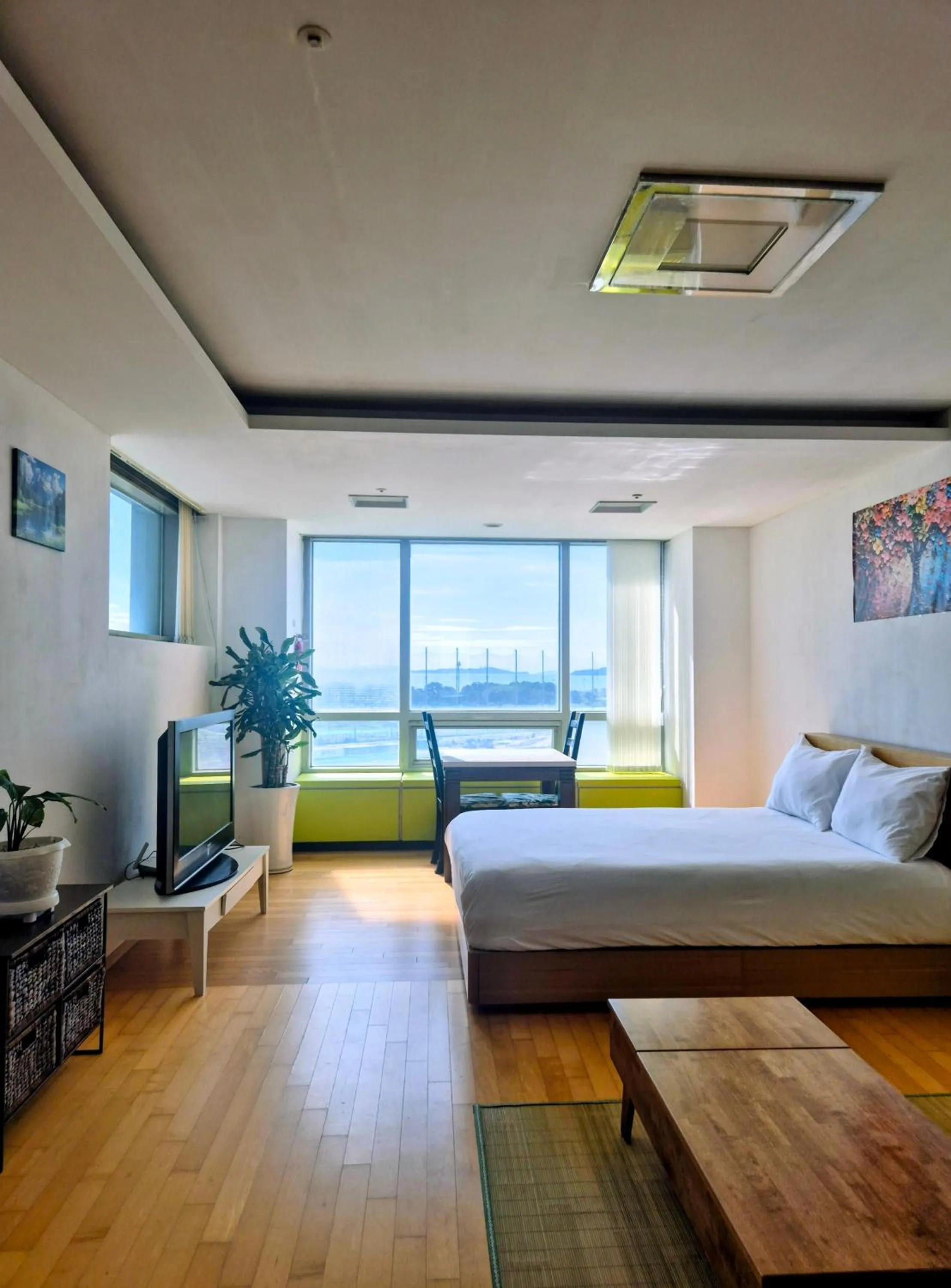 Bed in Cozy - Experience Home like Comfort Studio