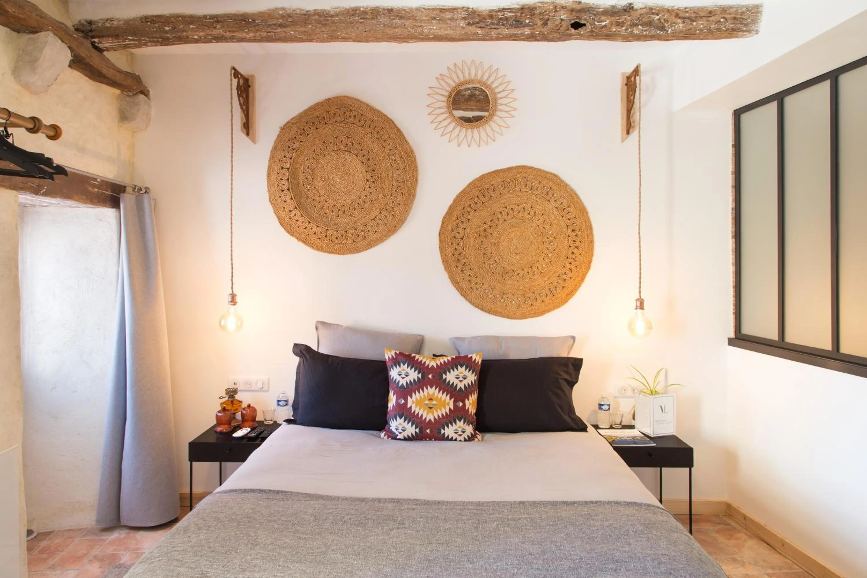 Bed in Maison Lapopie chambres et gîte