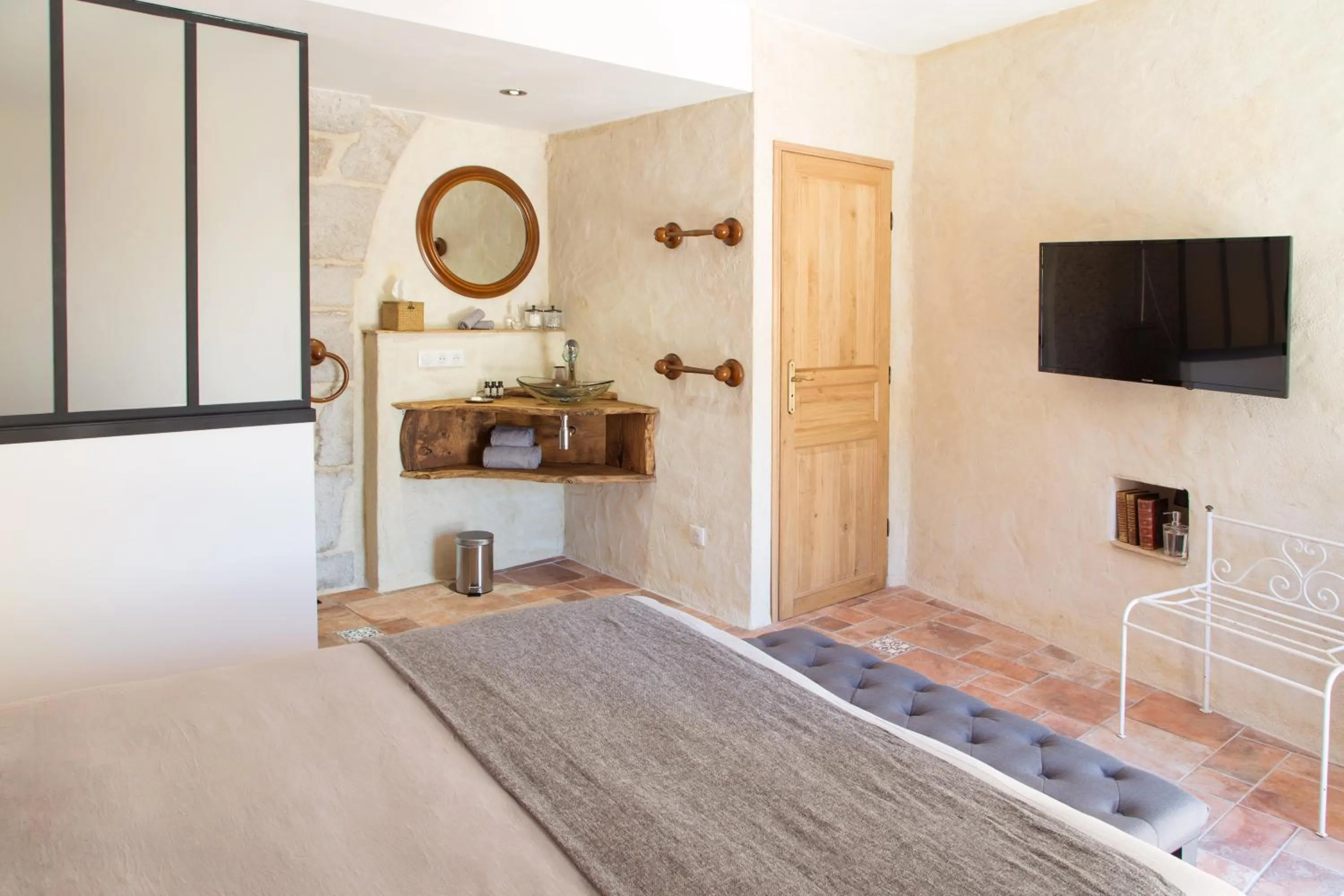 Bed in Maison Lapopie chambres et gîte