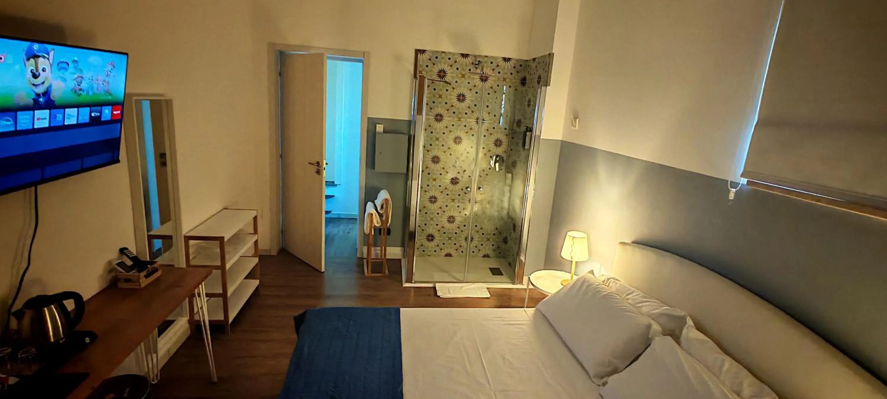 Toilet, Bed in B&B SMARTFIT HOUSE - Room & Relax in Pescara
