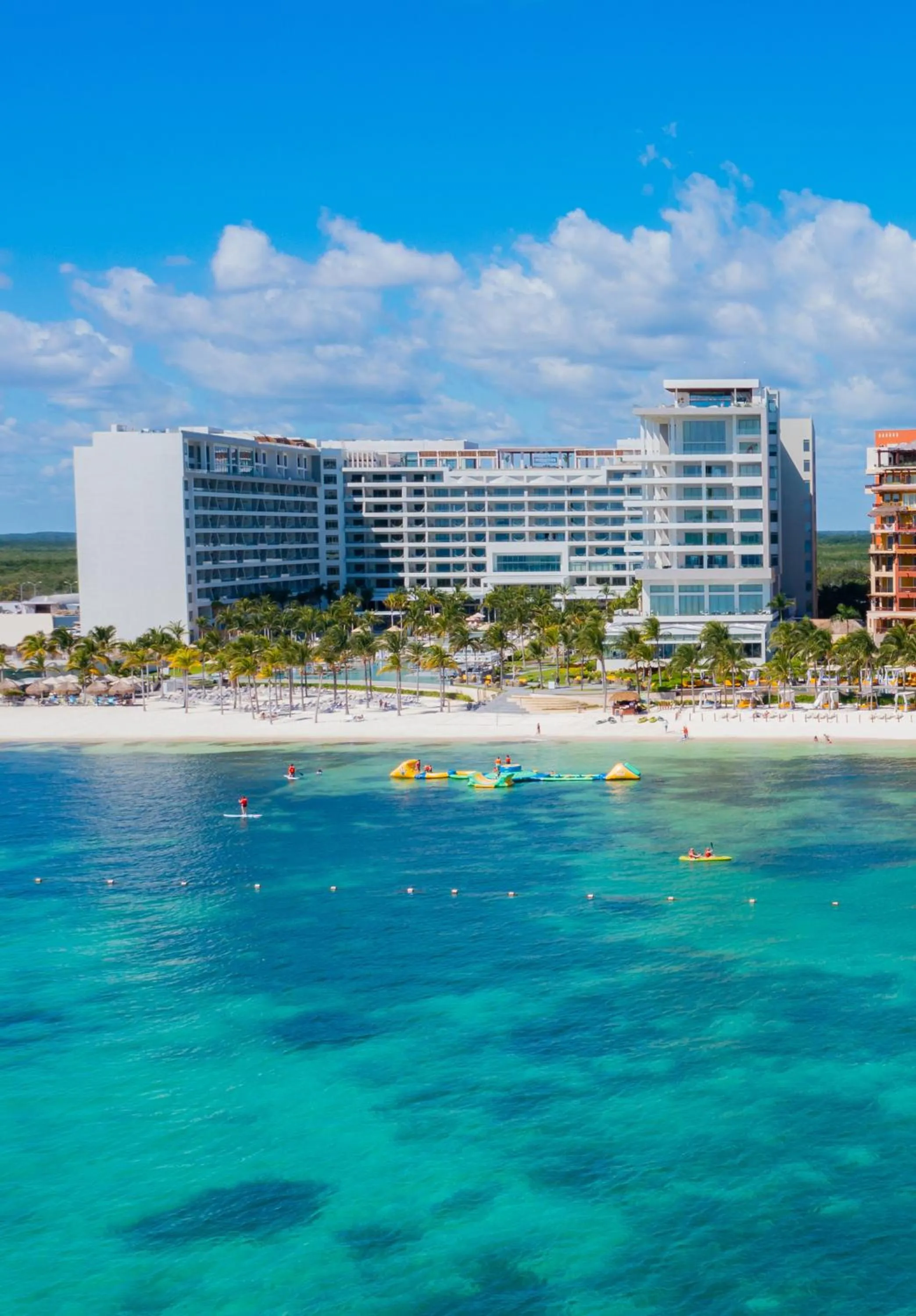 Property building in Garza Blanca Resort & Spa Cancun
