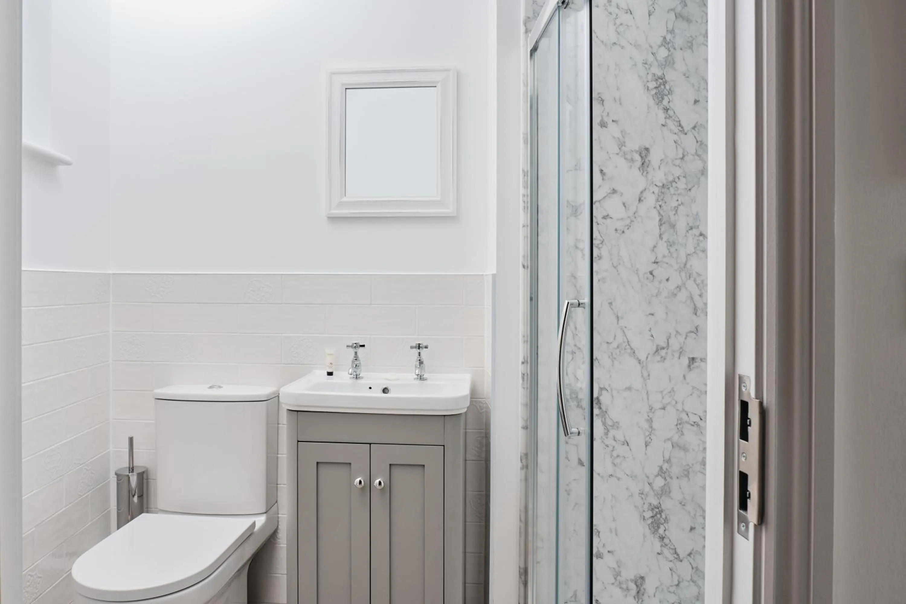 Bathroom in Bridge House Barn