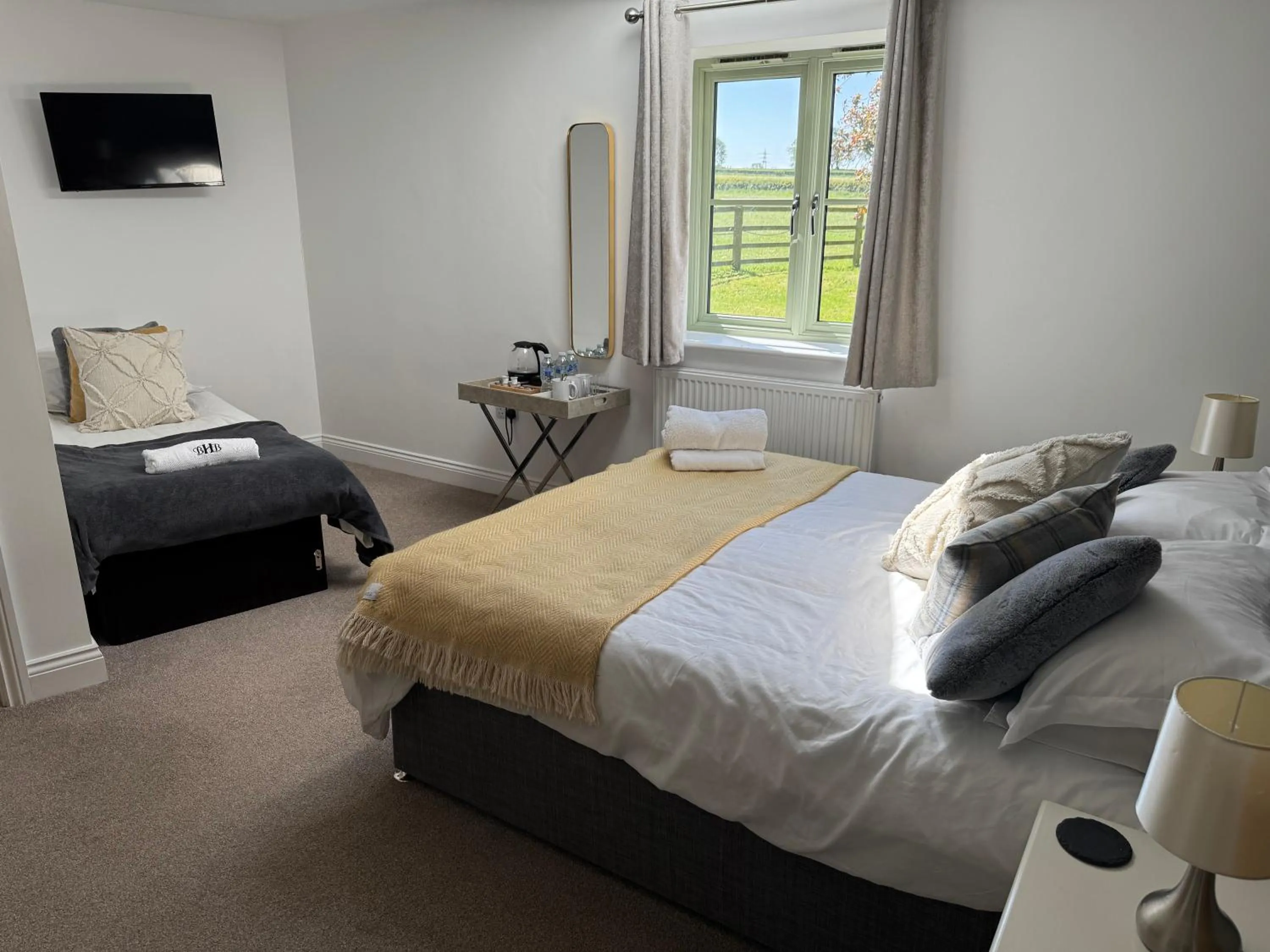 Bedroom, Bed in Bridge House Barn