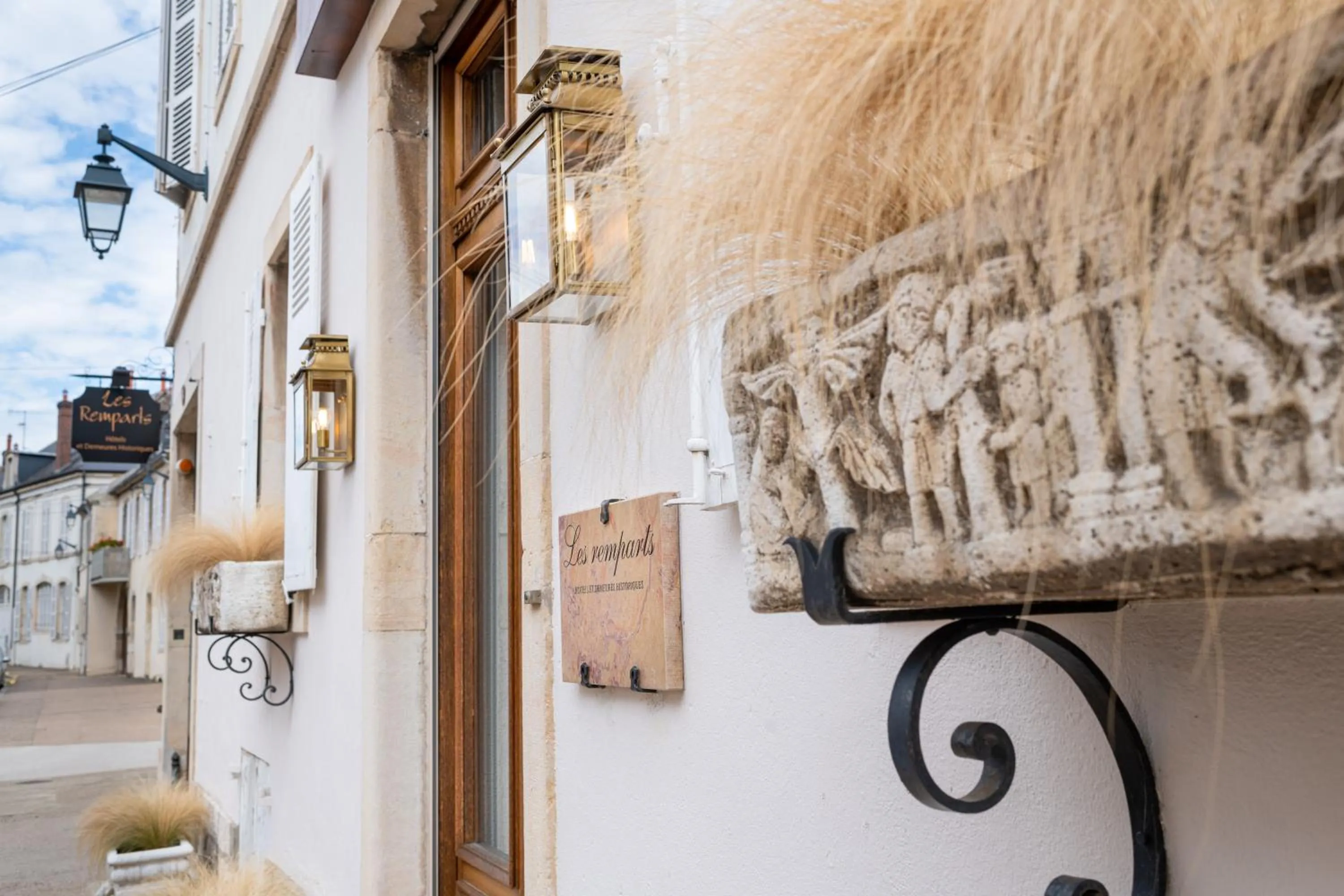 Property logo or sign in Les Remparts Hôtels et Demeures Historiques