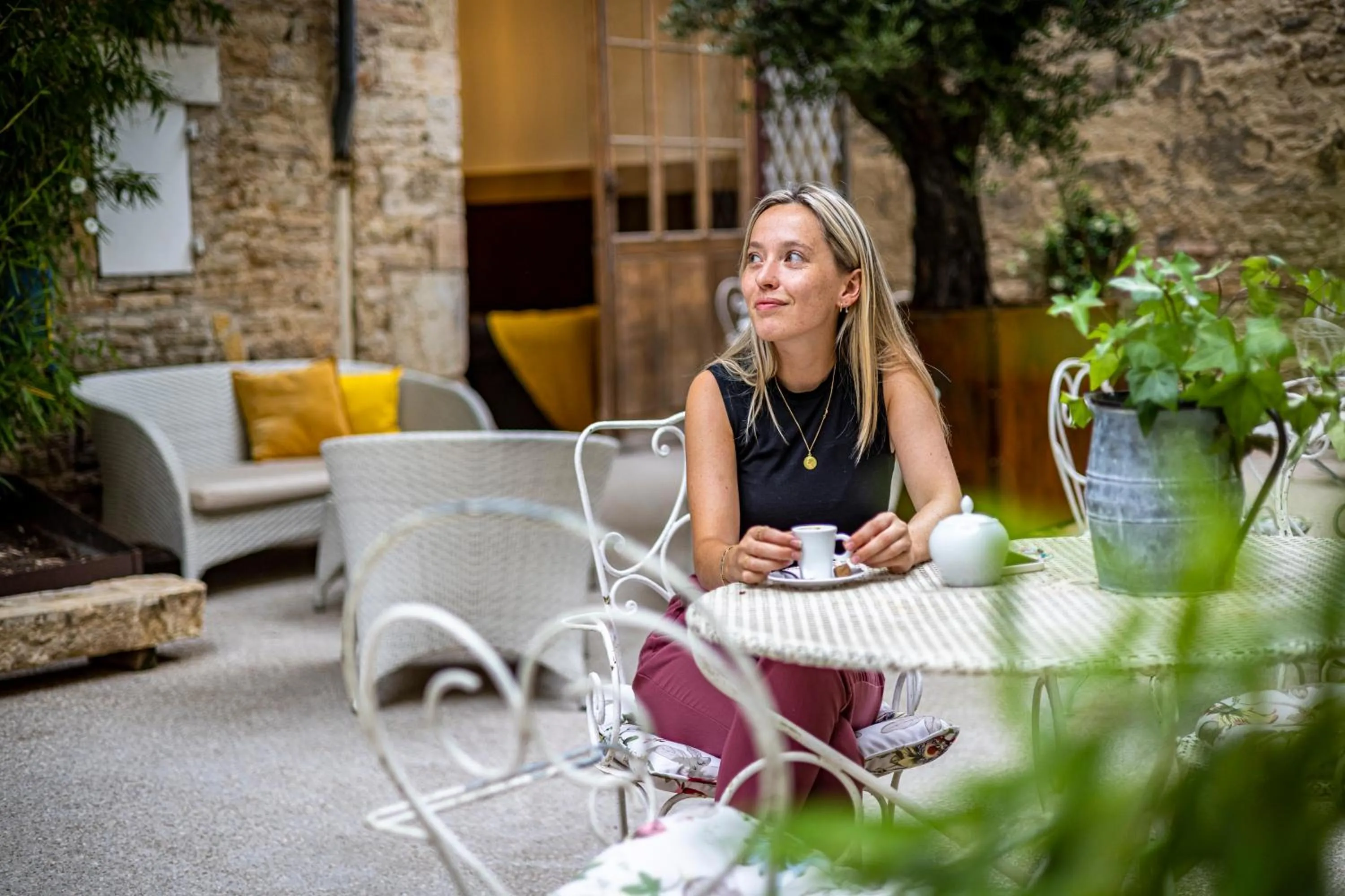 People in Les Remparts Hôtels et Demeures Historiques