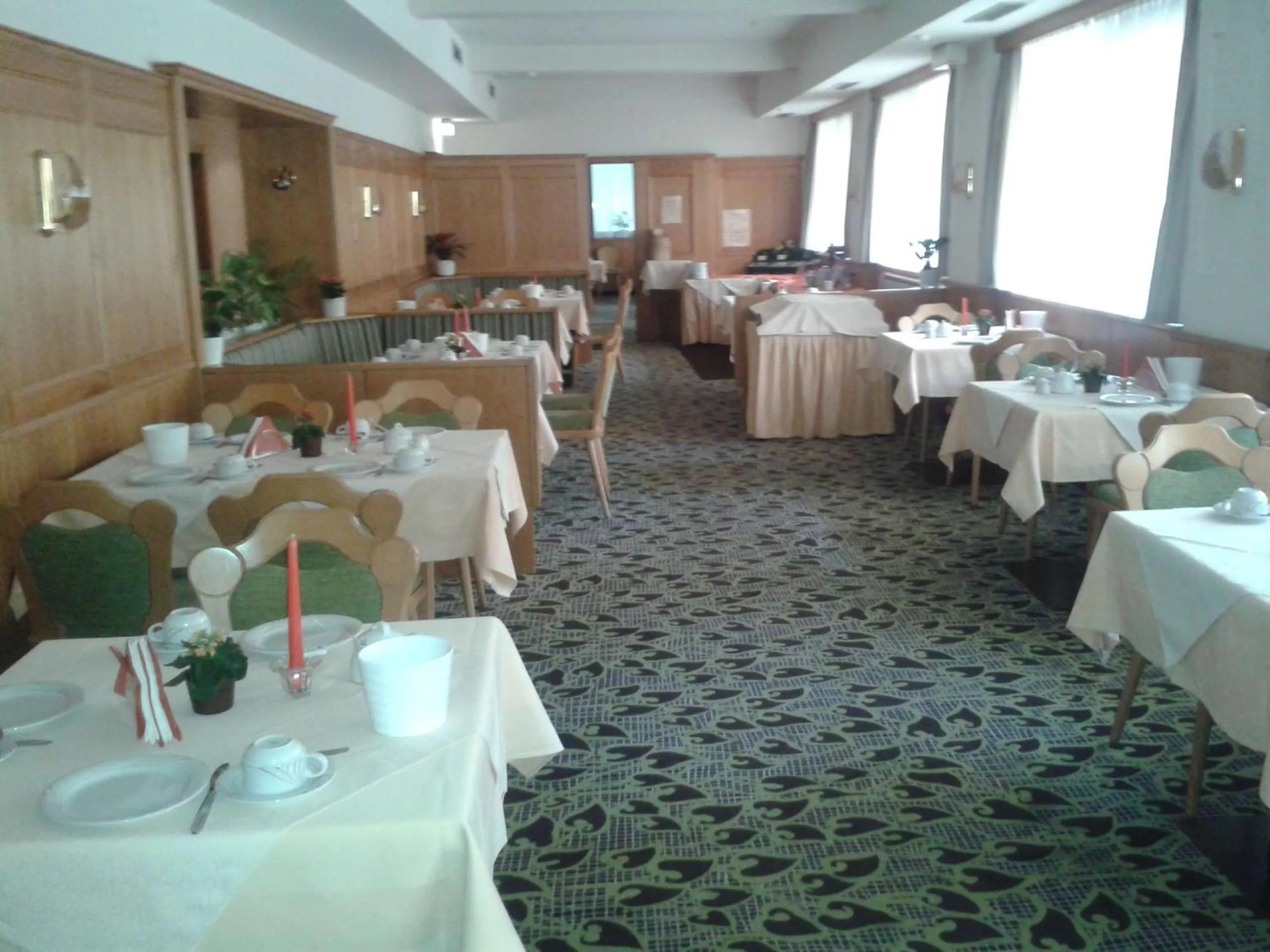 Restaurant/places to eat in Hotel Jedermann
