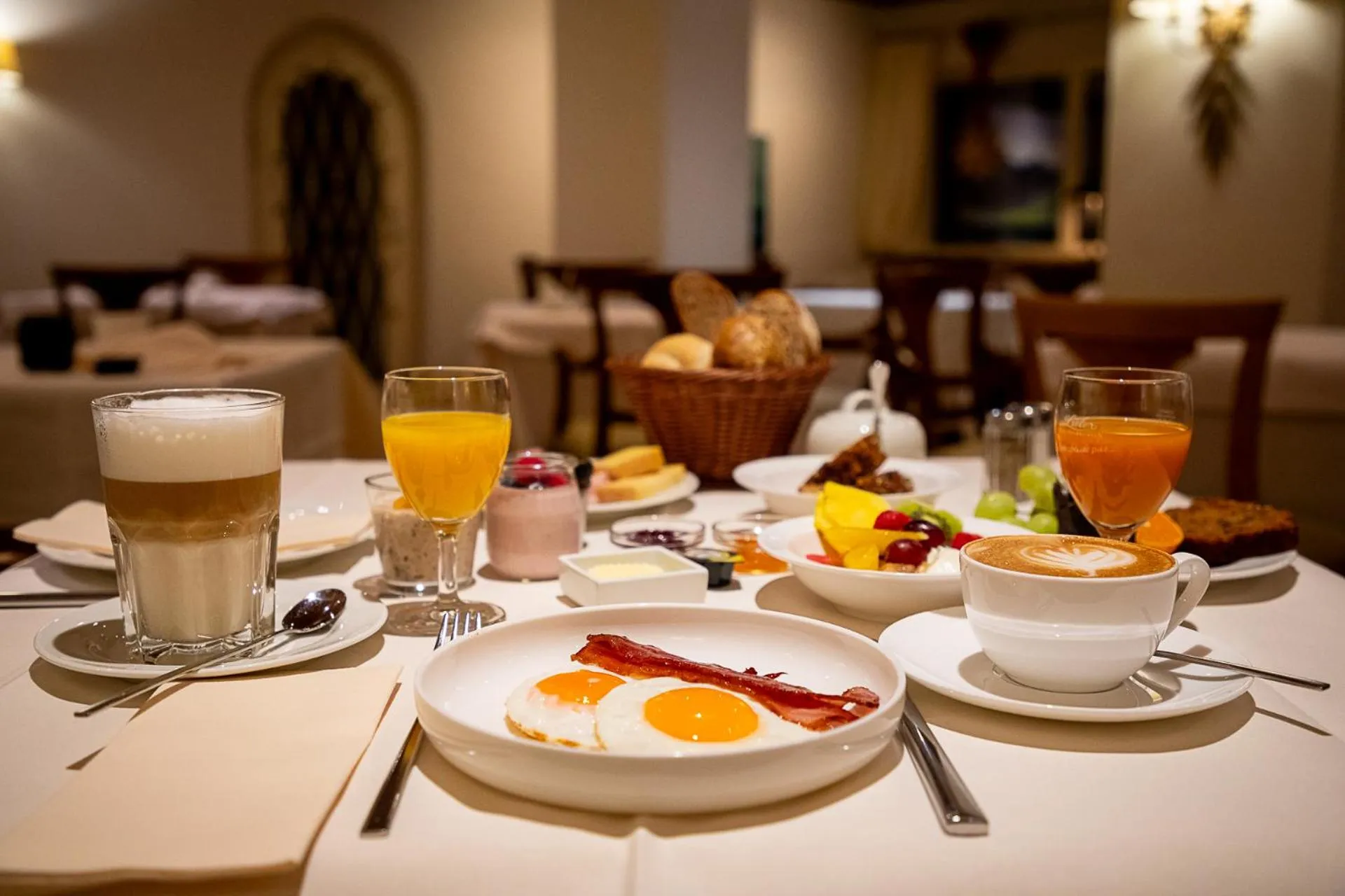 Breakfast in Romantik Hotel zur Sonne