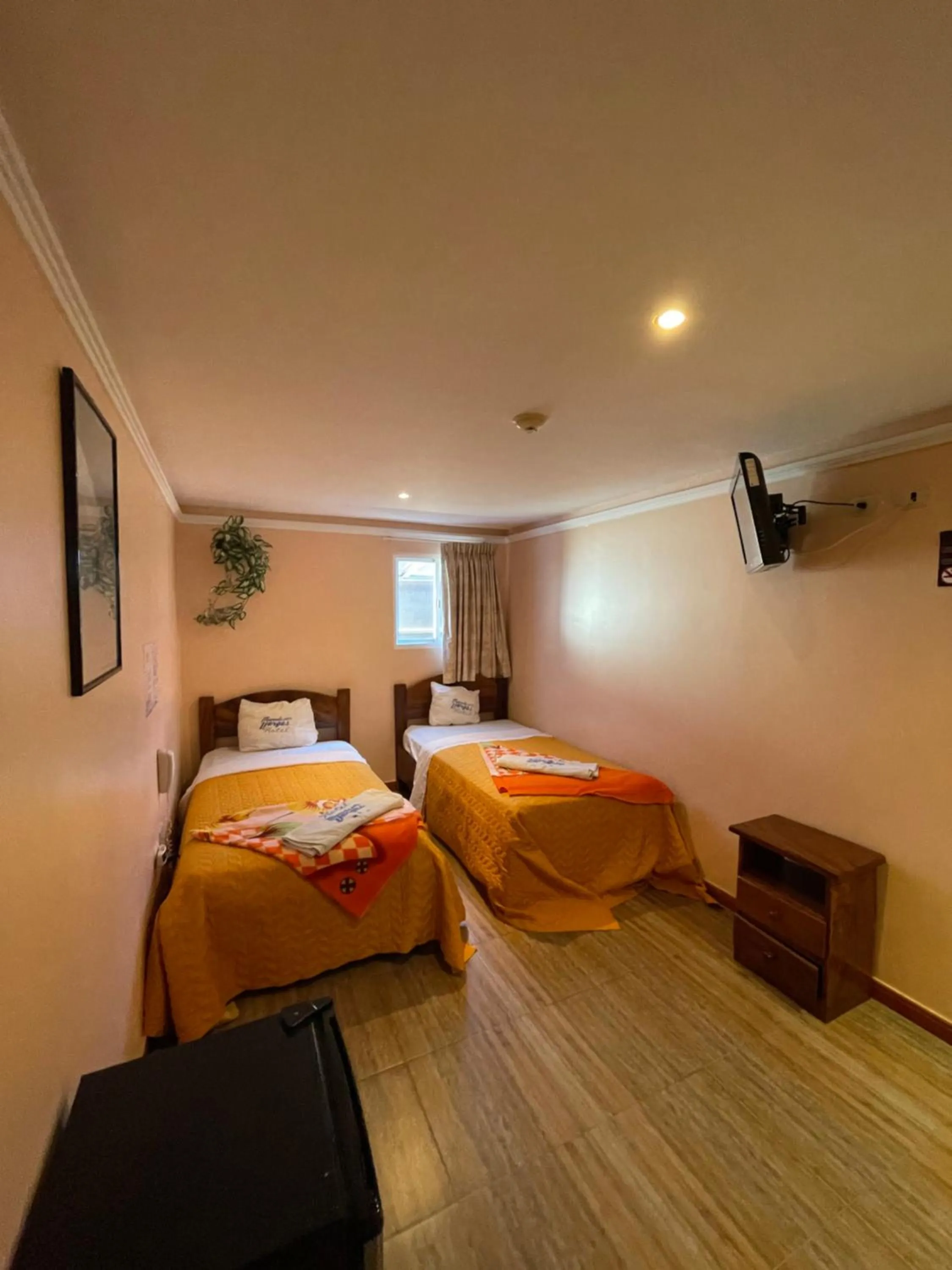 Bedroom, Bed in HOTEL MUEVETE POR VARGAS