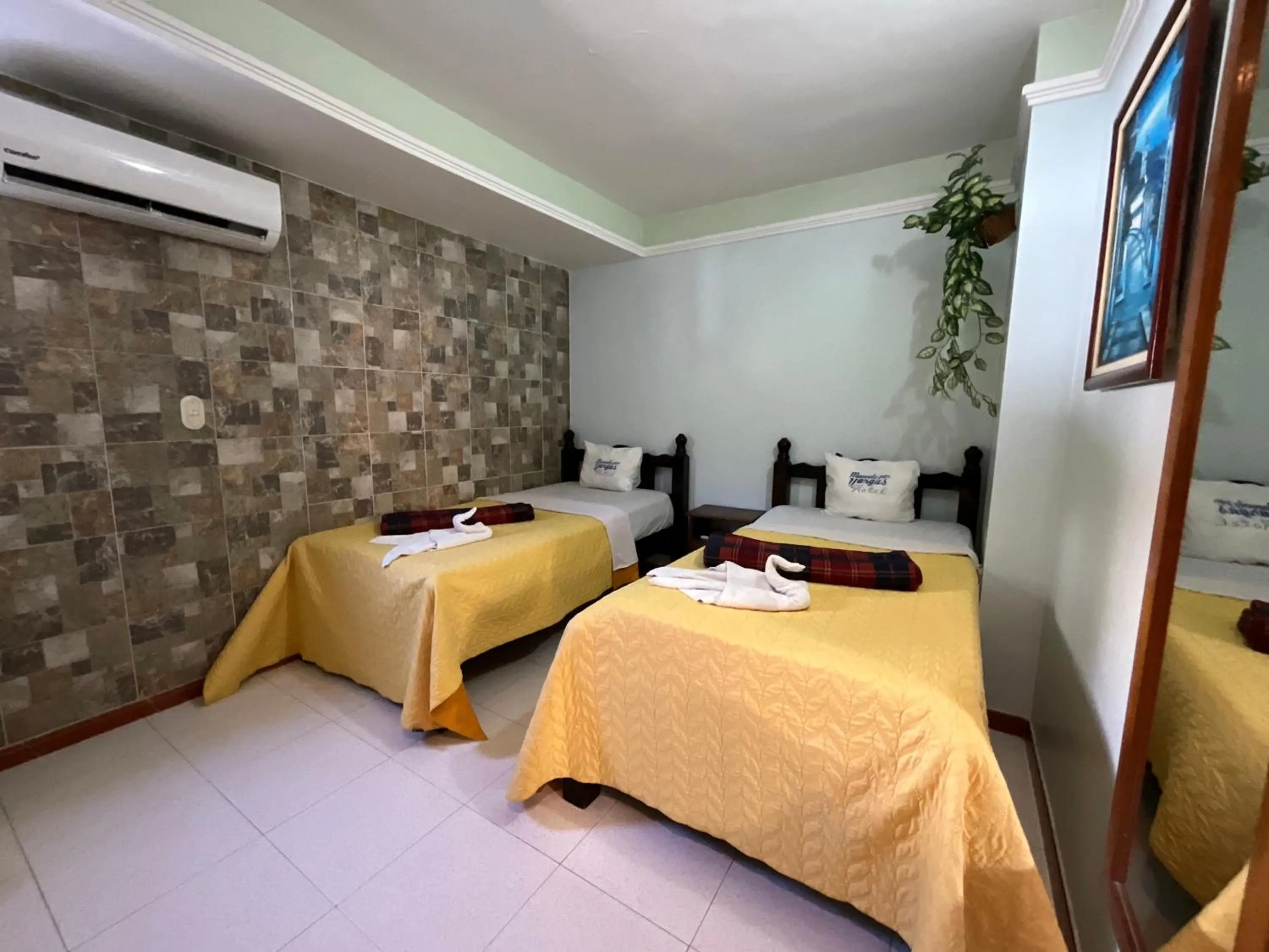 Bedroom, Bed in HOTEL MUEVETE POR VARGAS