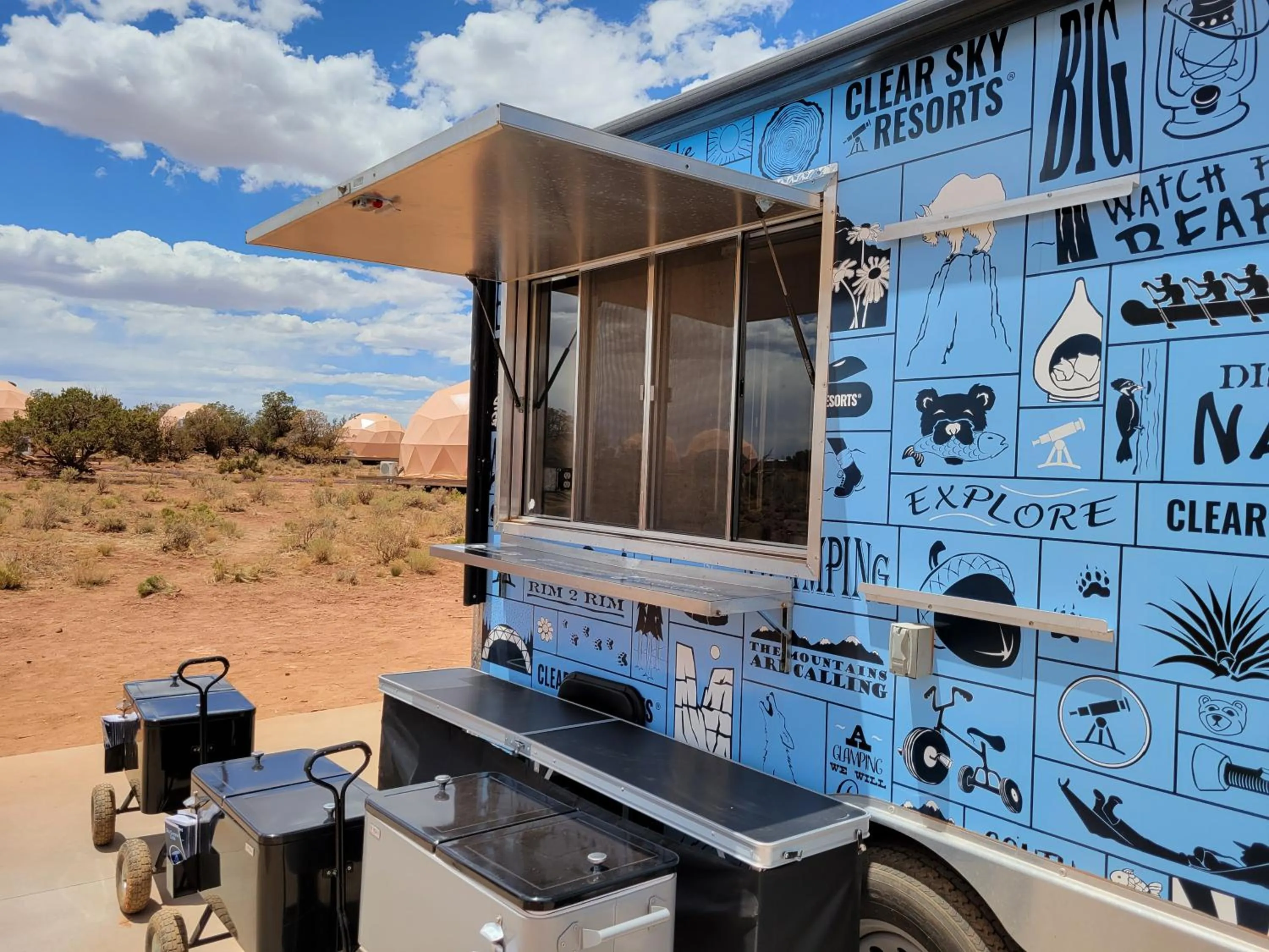 Breakfast in Clear Sky Resorts - Grand Canyon - Unique Sky Domes