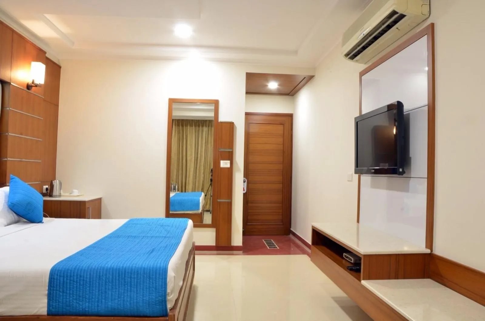 TV and multimedia, Bed in Hotel Bhoomivilas