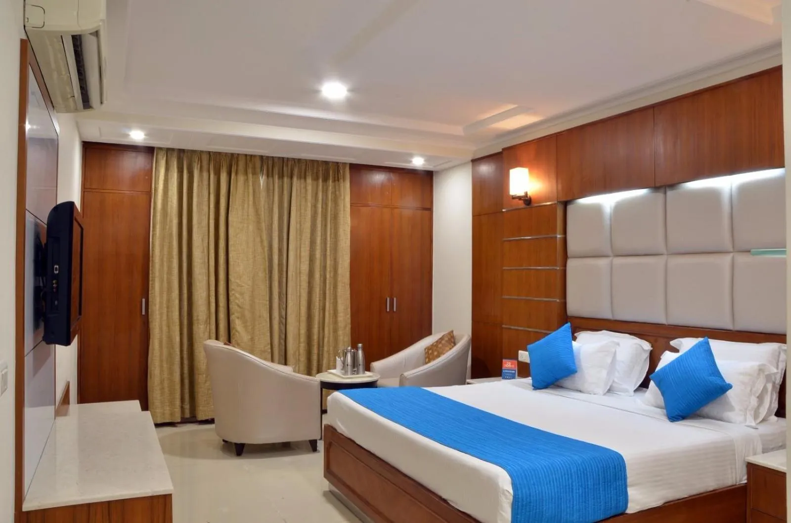 Bedroom, Bed in Hotel Bhoomivilas