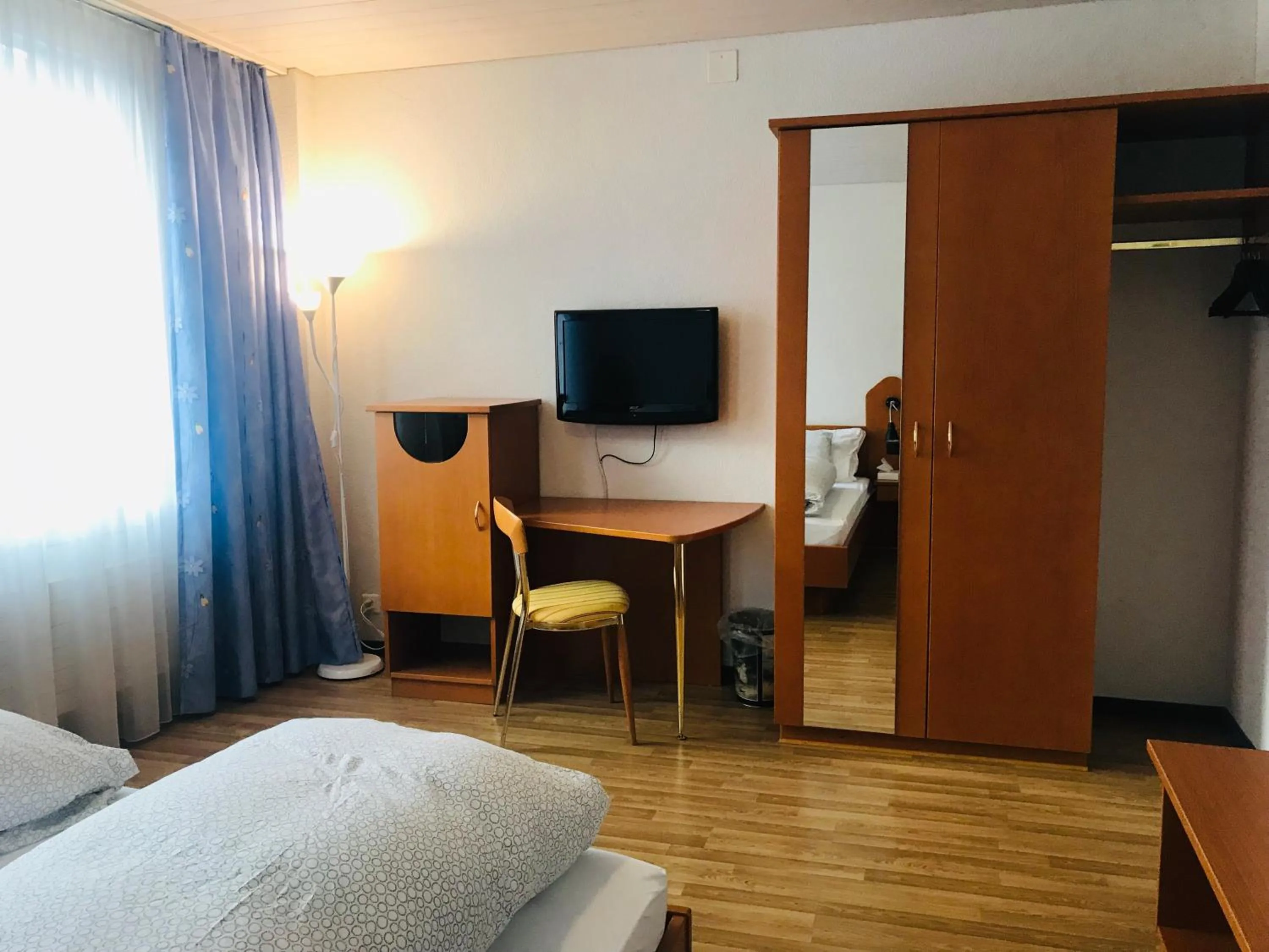 Bed in Parkhotel Bellevue Budget