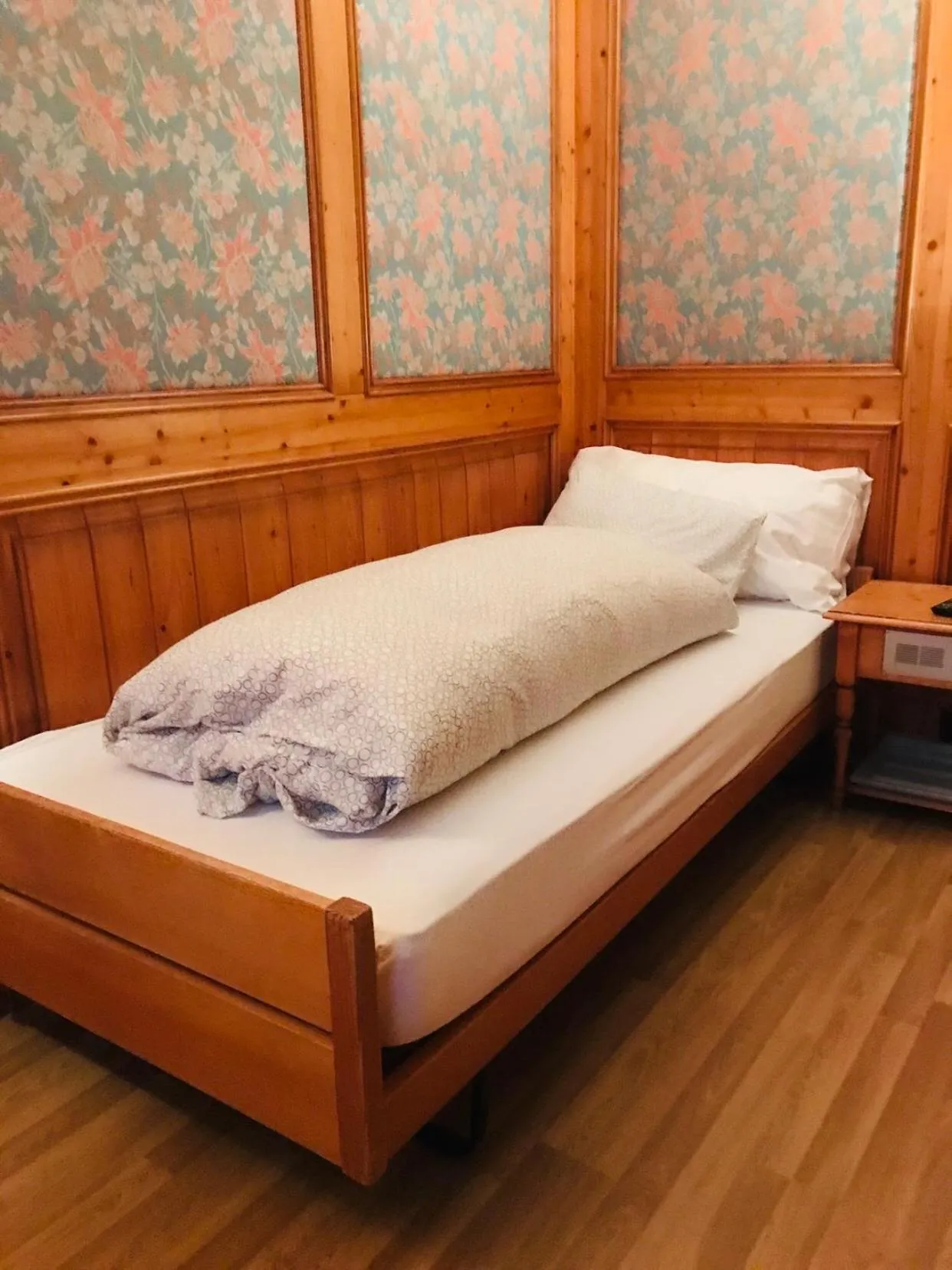 Bed in Parkhotel Bellevue Budget